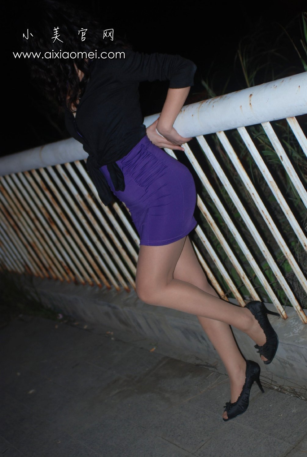 小美 VIP套图 街头力作之美女的烦恼