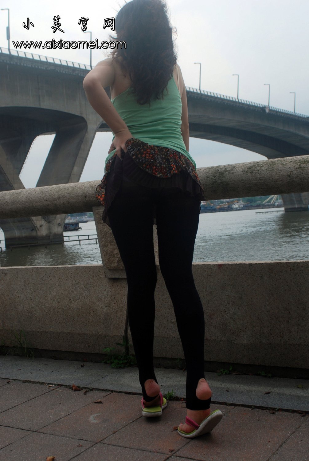 小美 VIP套图 街头力作之雨后的珠江