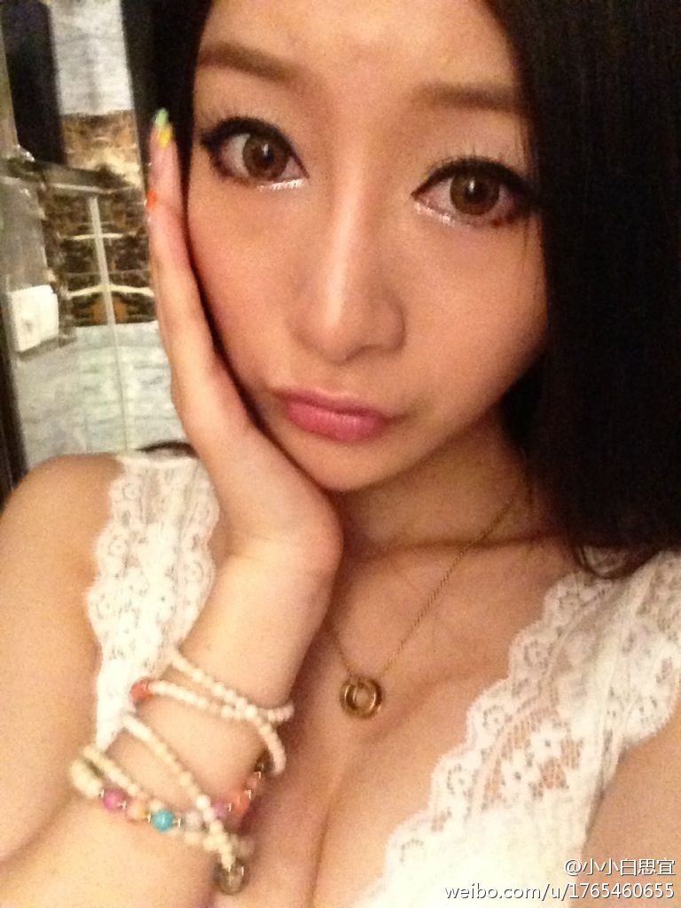 秀人网尤物模特小小白思宜生活照