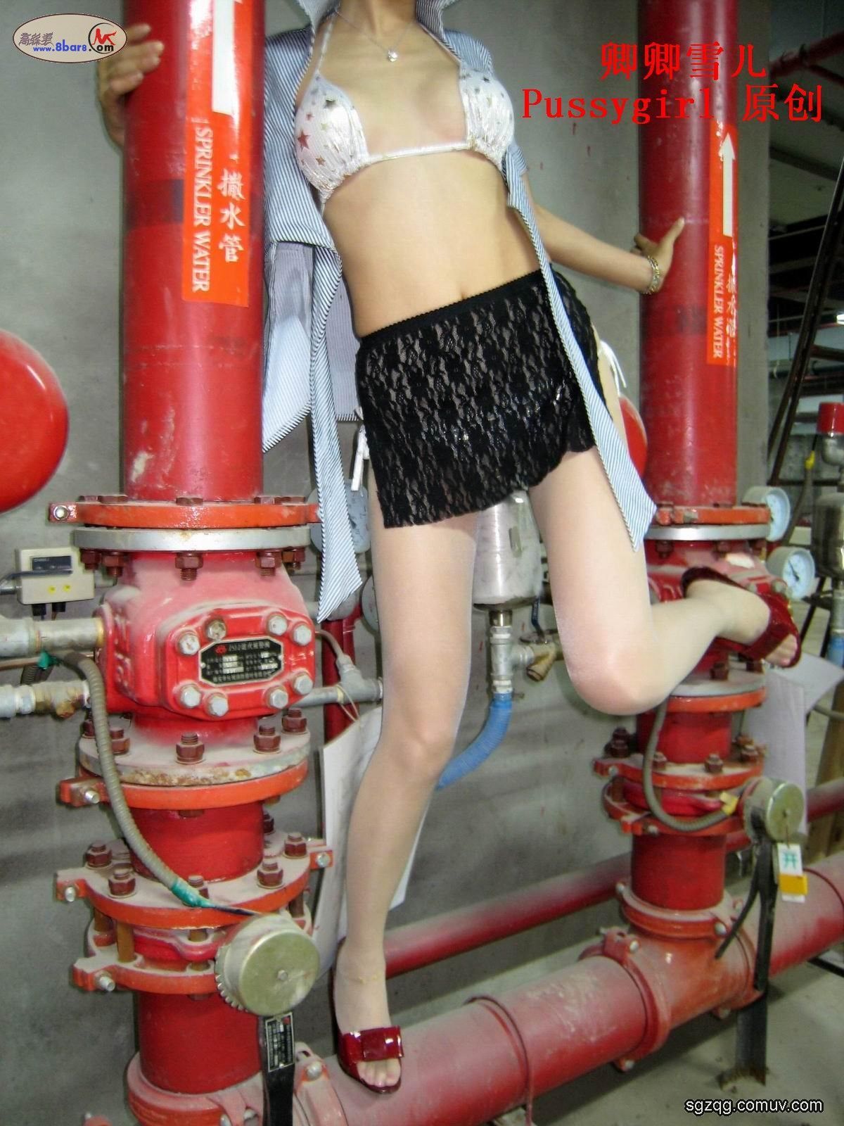 美女雪儿在江苏南京 [卿卿雪ㄦ]丝袜套图