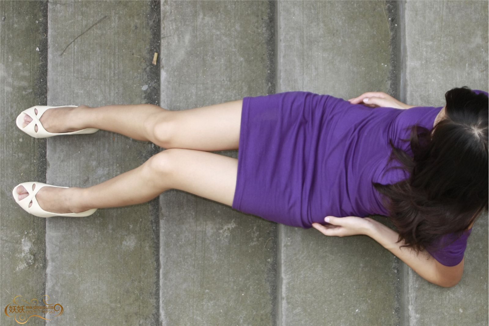 [妖妖]VIP无水印高清套图系列 公园外拍