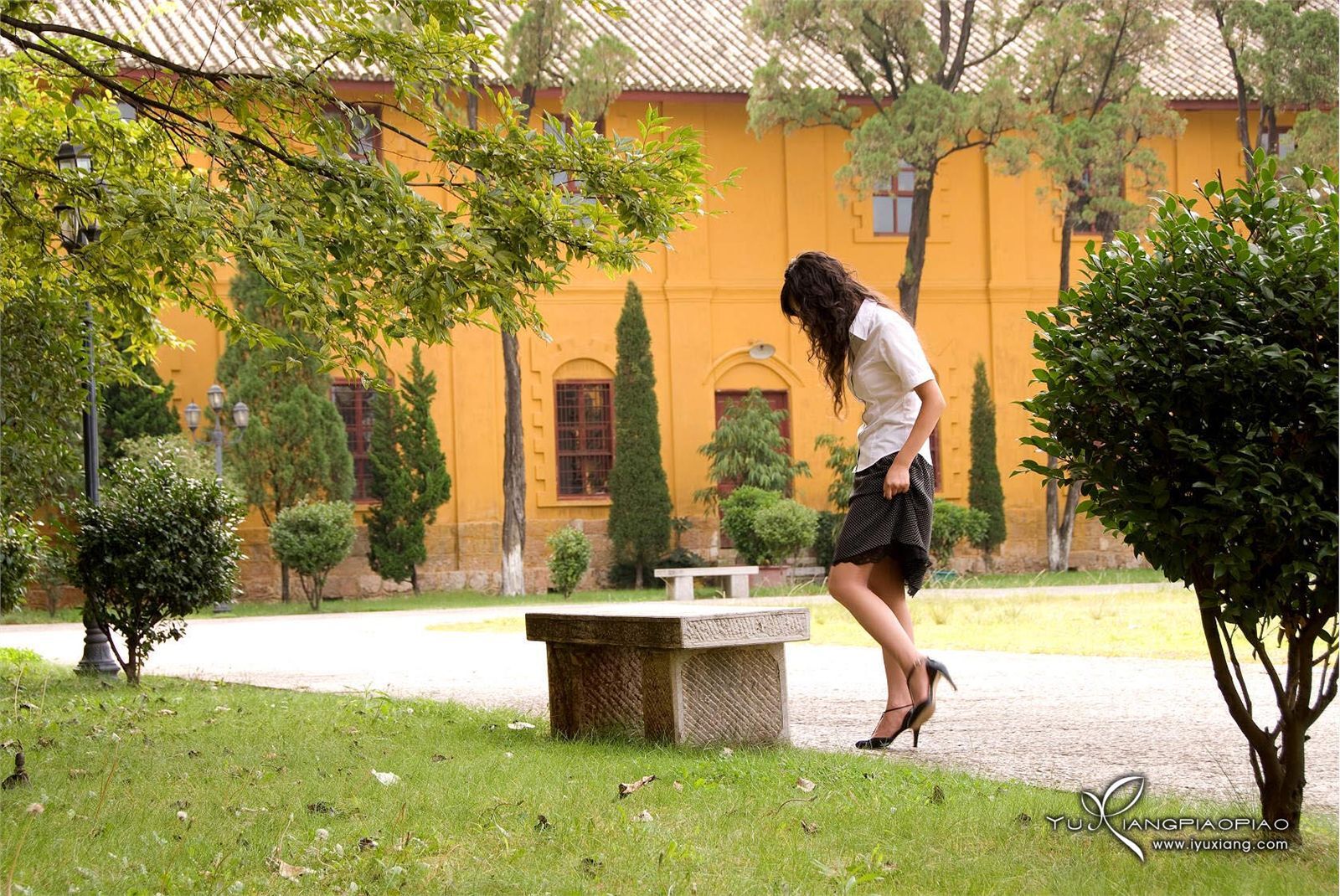 秋高气爽 玉香上军校 玉香飘飘丝袜性感美女图片