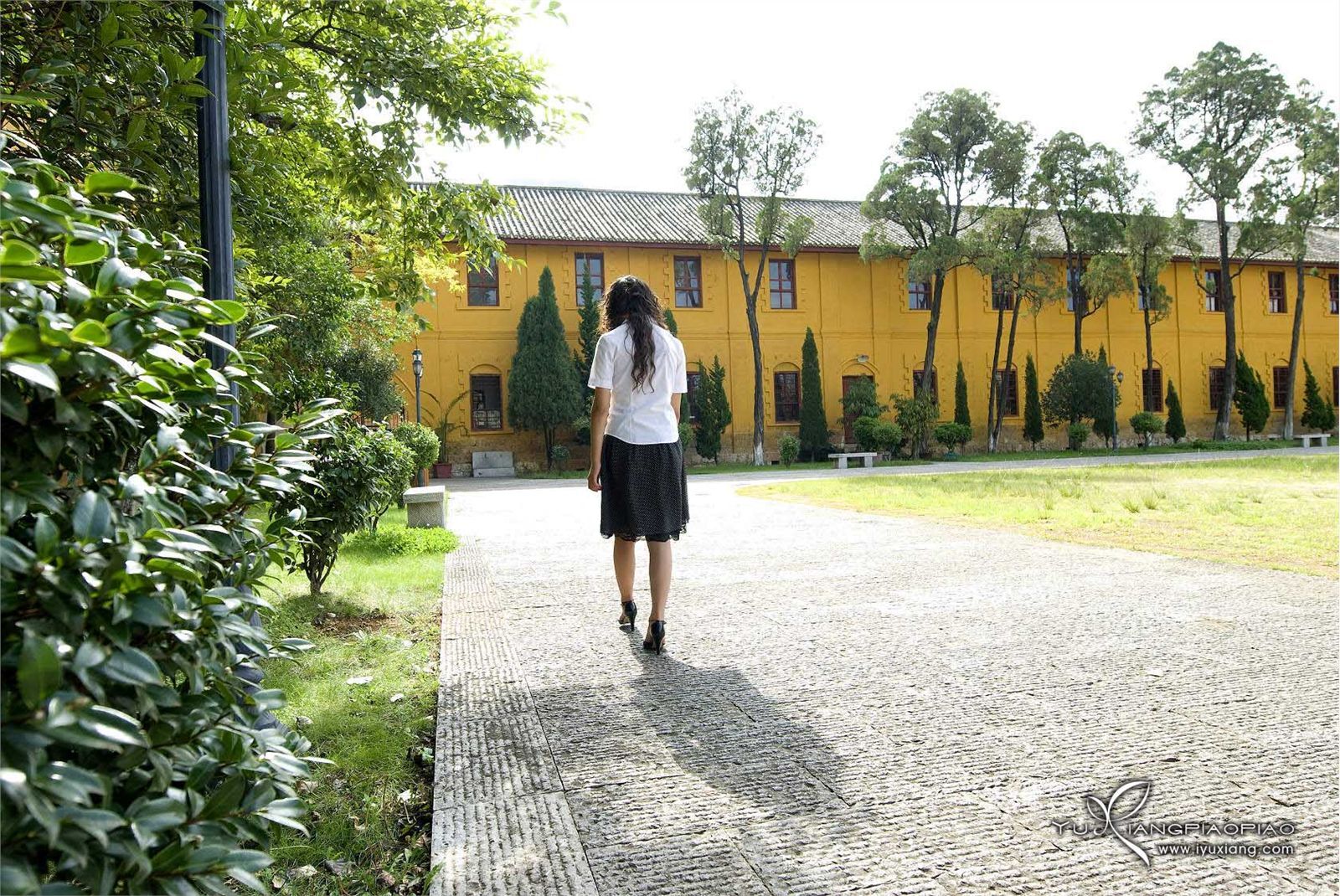 秋高气爽 玉香上军校 玉香飘飘丝袜性感美女图片