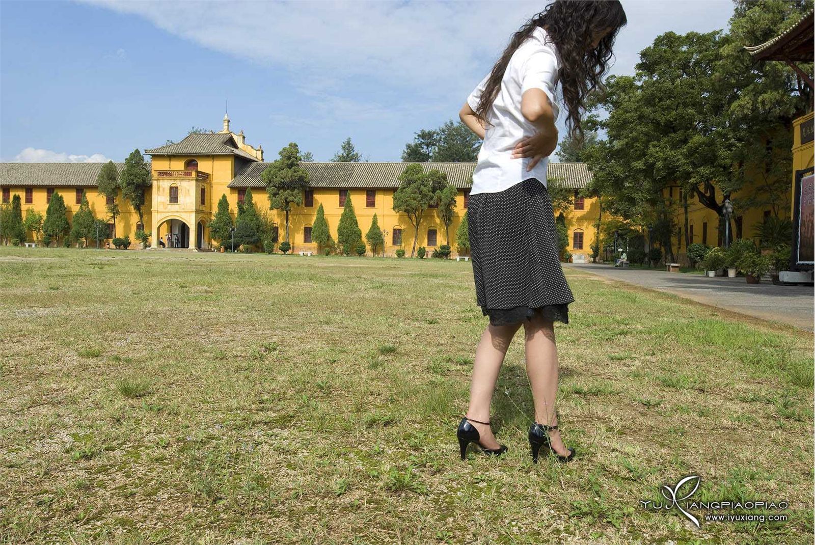 秋高气爽 玉香上军校 玉香飘飘丝袜性感美女图片