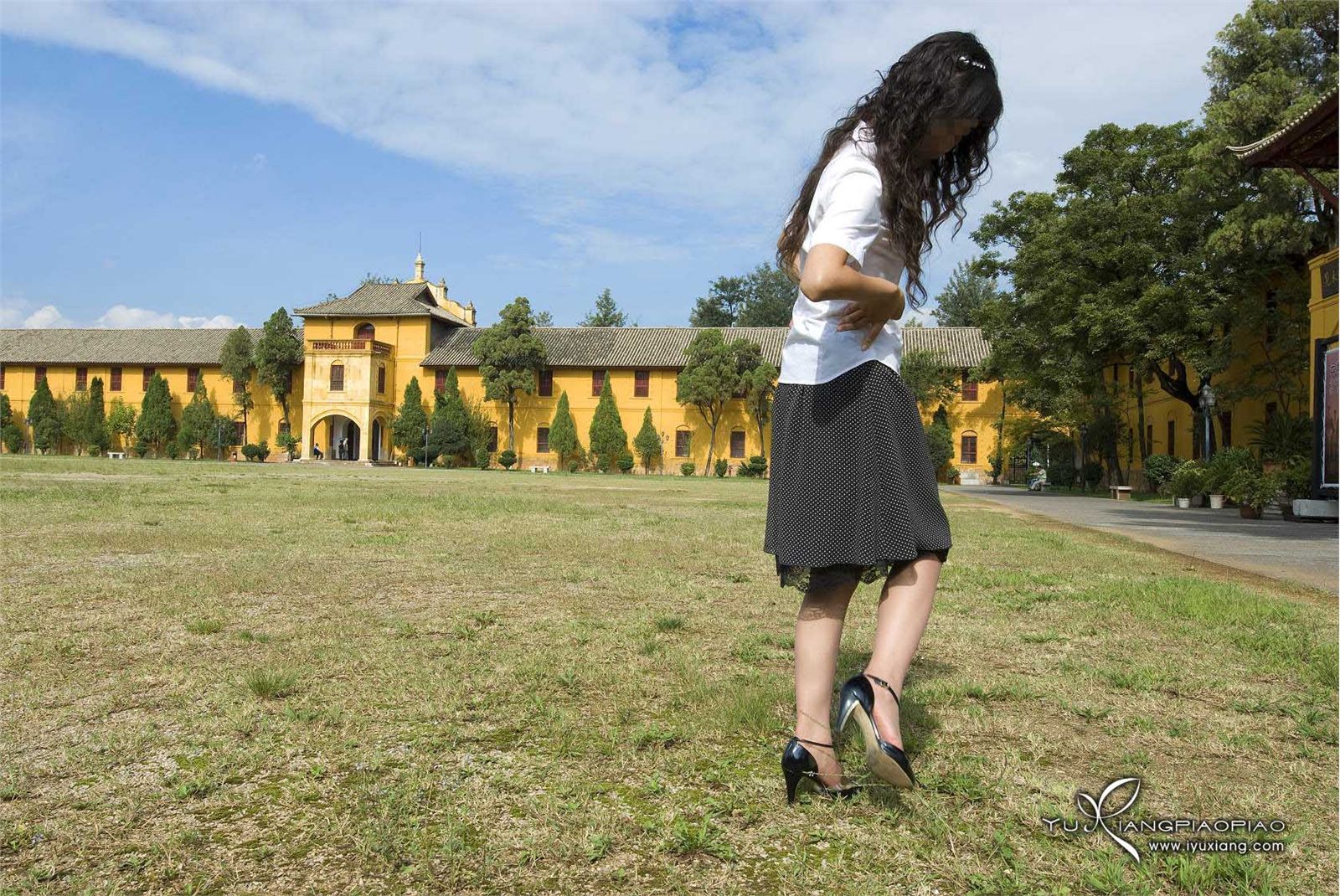 秋高气爽 玉香上军校 玉香飘飘丝袜性感美女图片