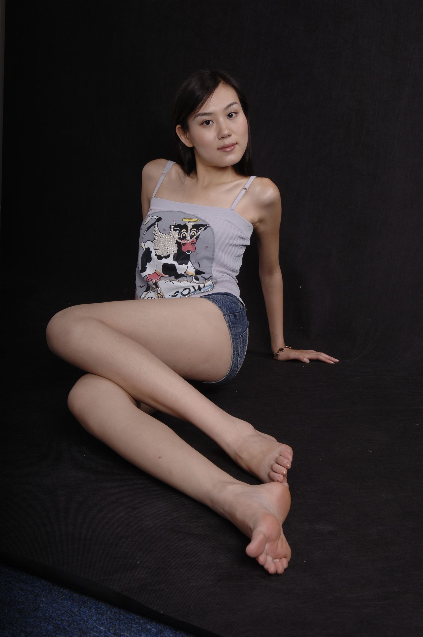 中高艺MICALL原版裸足407M 国产美女丝袜写真套图