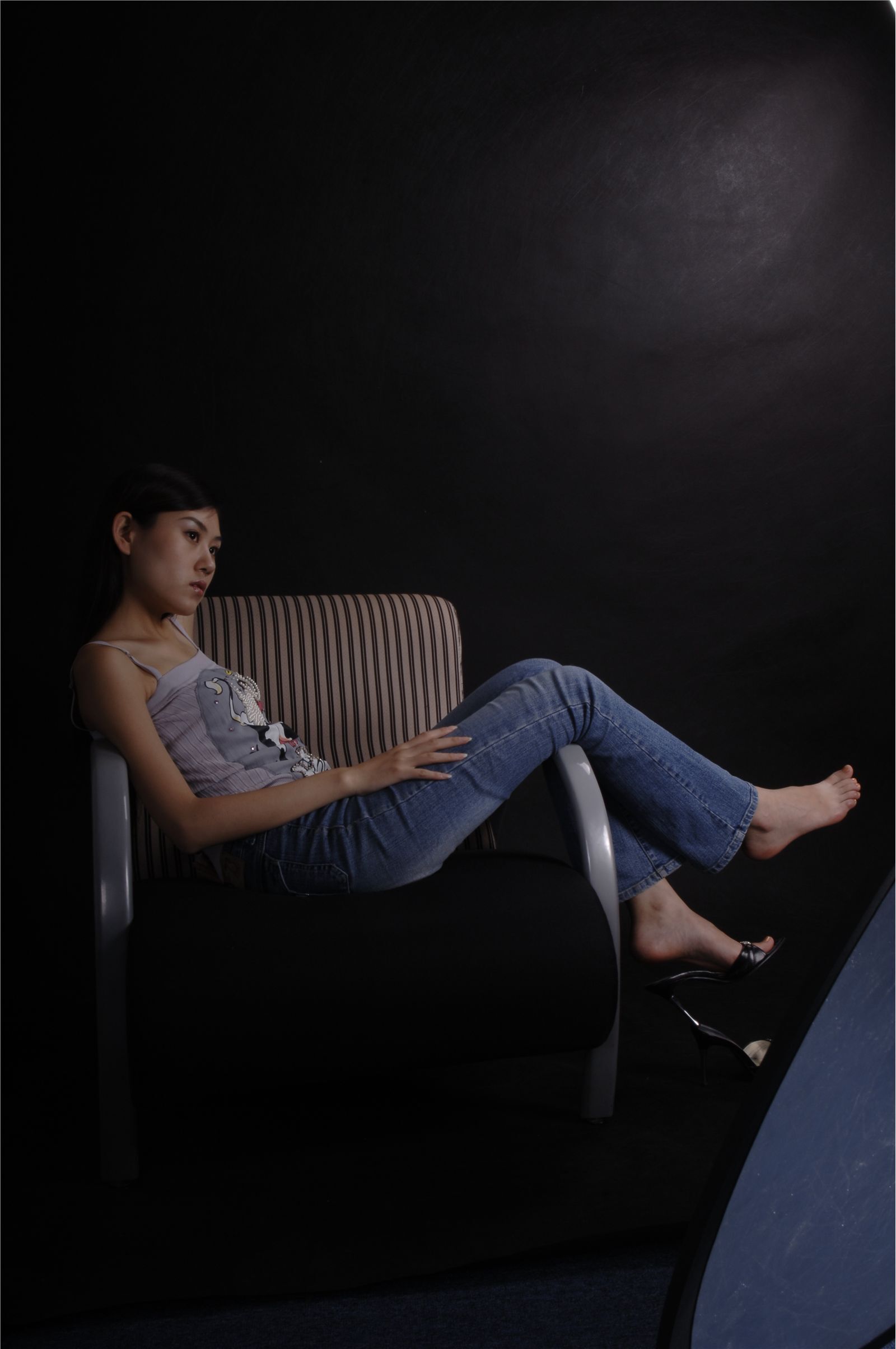 中高艺MICALL原版裸足407M 国产美女丝袜写真套图