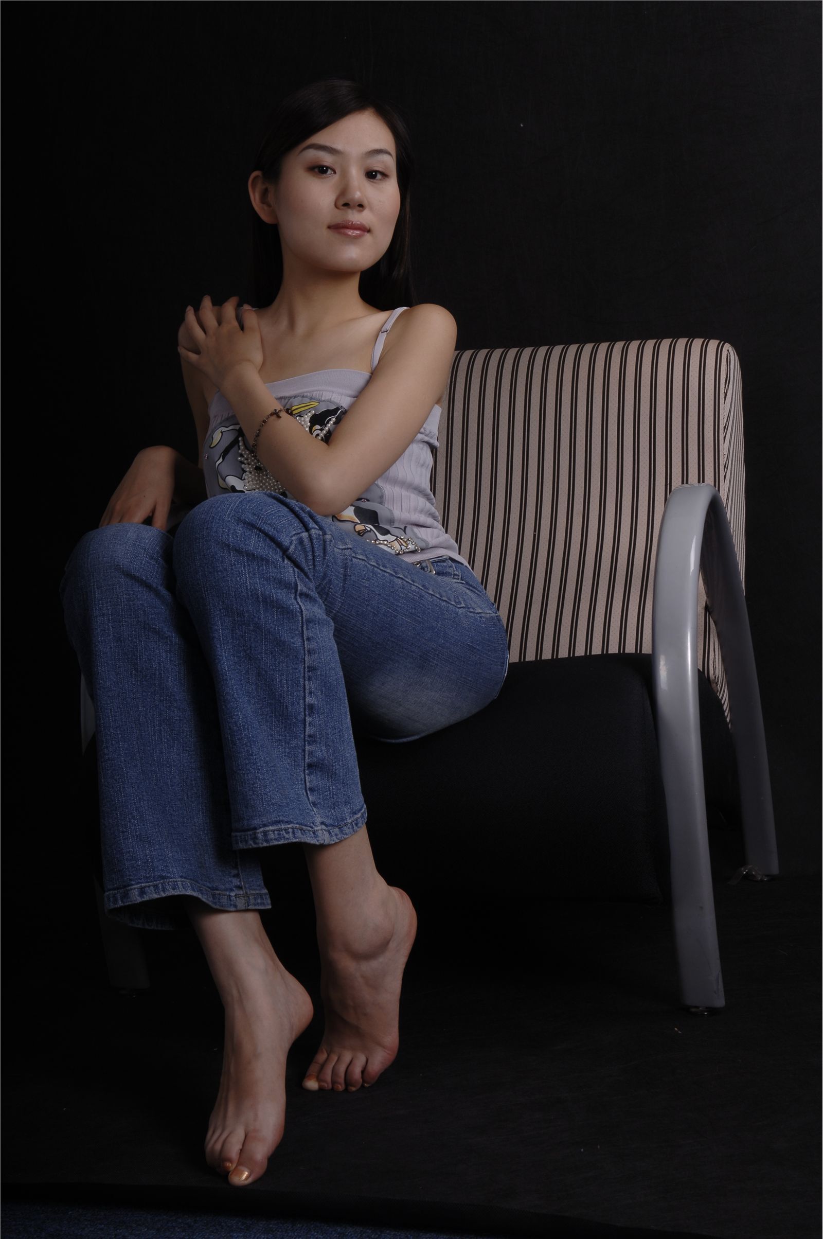 中高艺MICALL原版裸足407M 国产美女丝袜写真套图