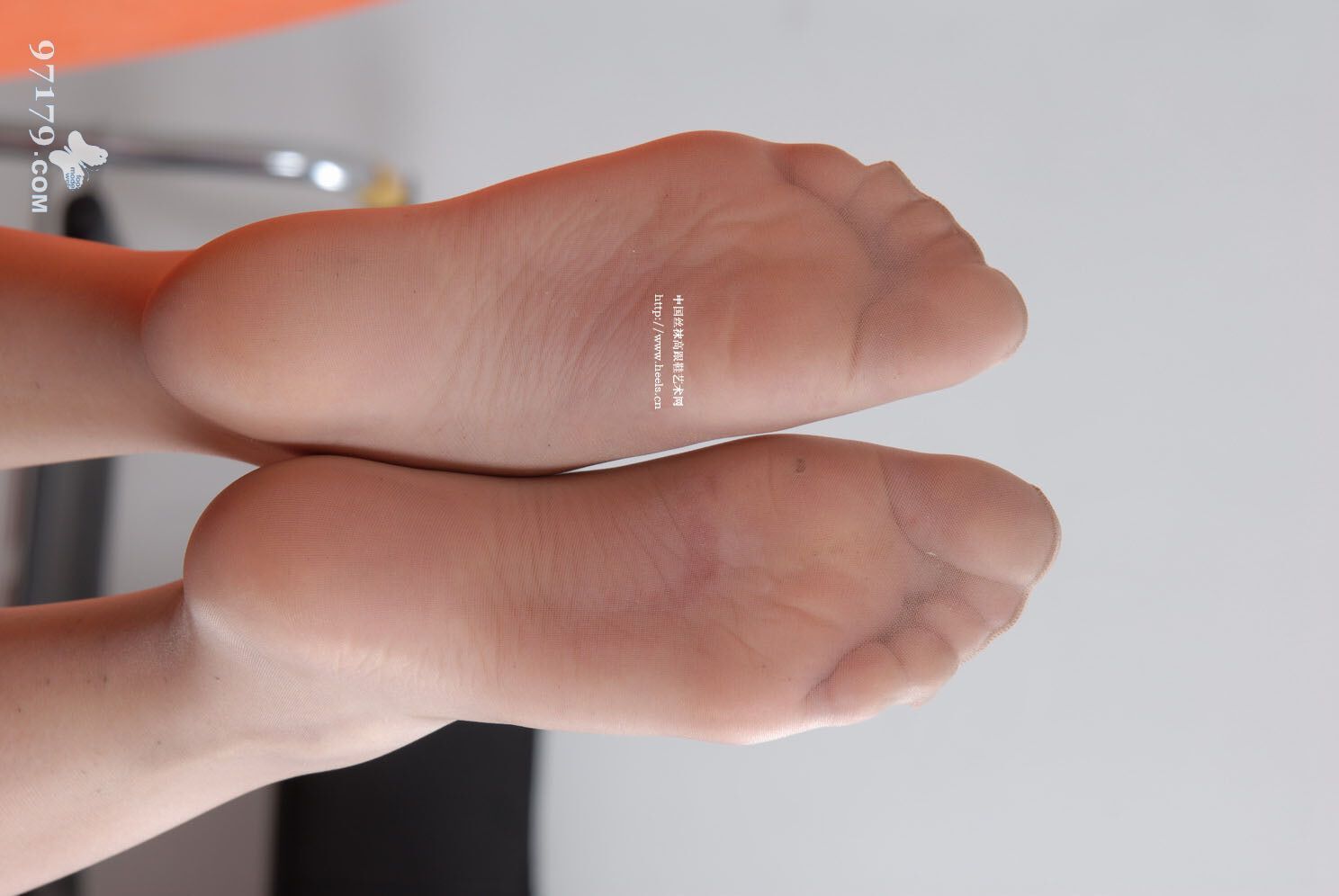 中高艺丝女丝足