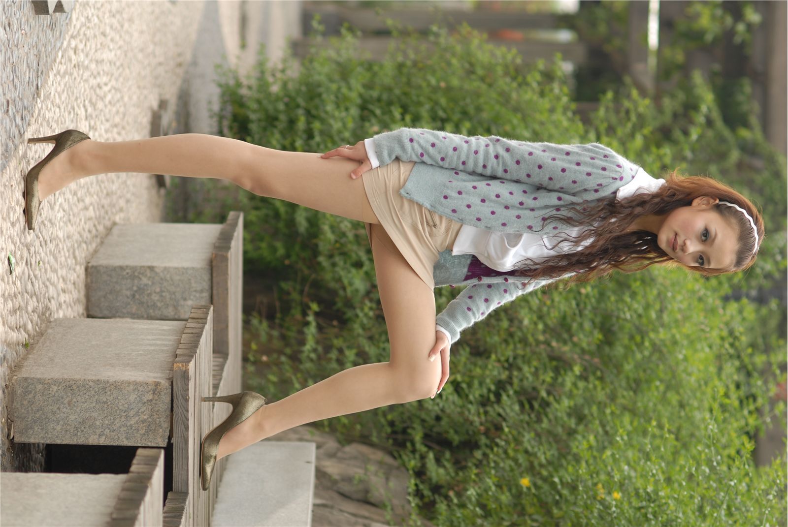 豆豆外景丝袜高跟图片 中高艺