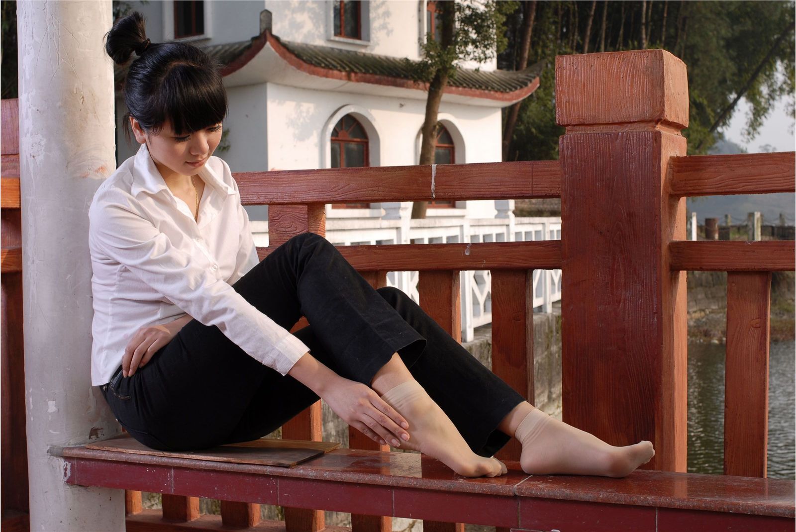 Auly外景丝袜高跟 中高艺