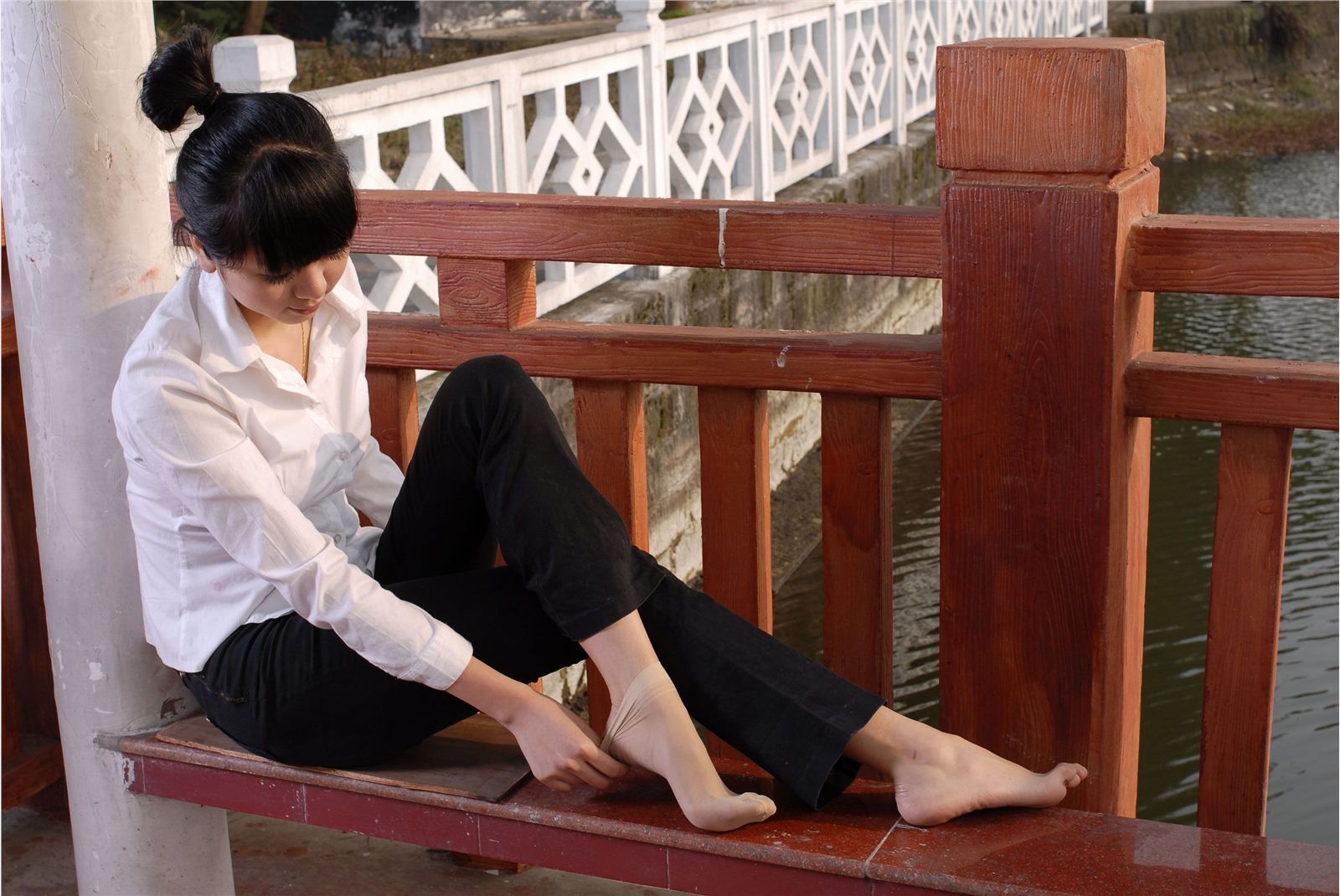 Auly外景丝袜高跟 中高艺