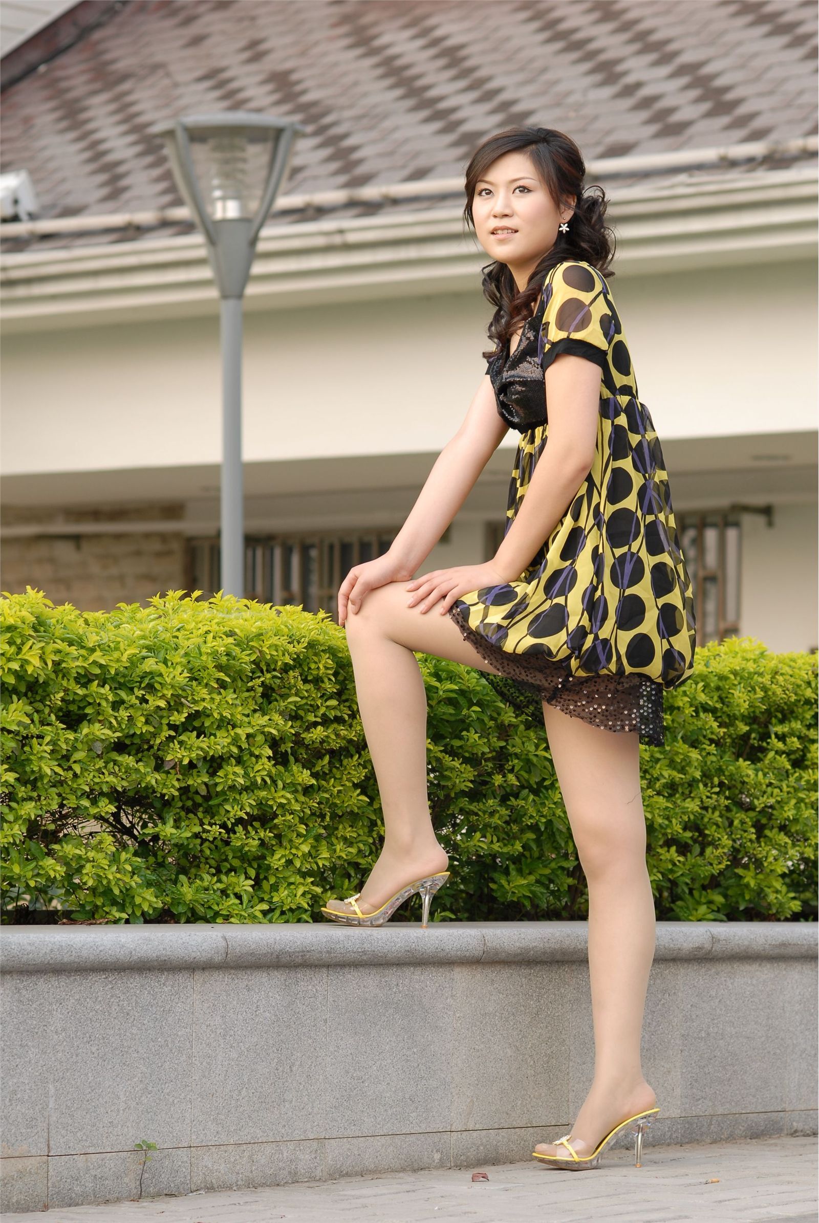 Edith外景丝袜高跟1(无水印大图) 中高艺