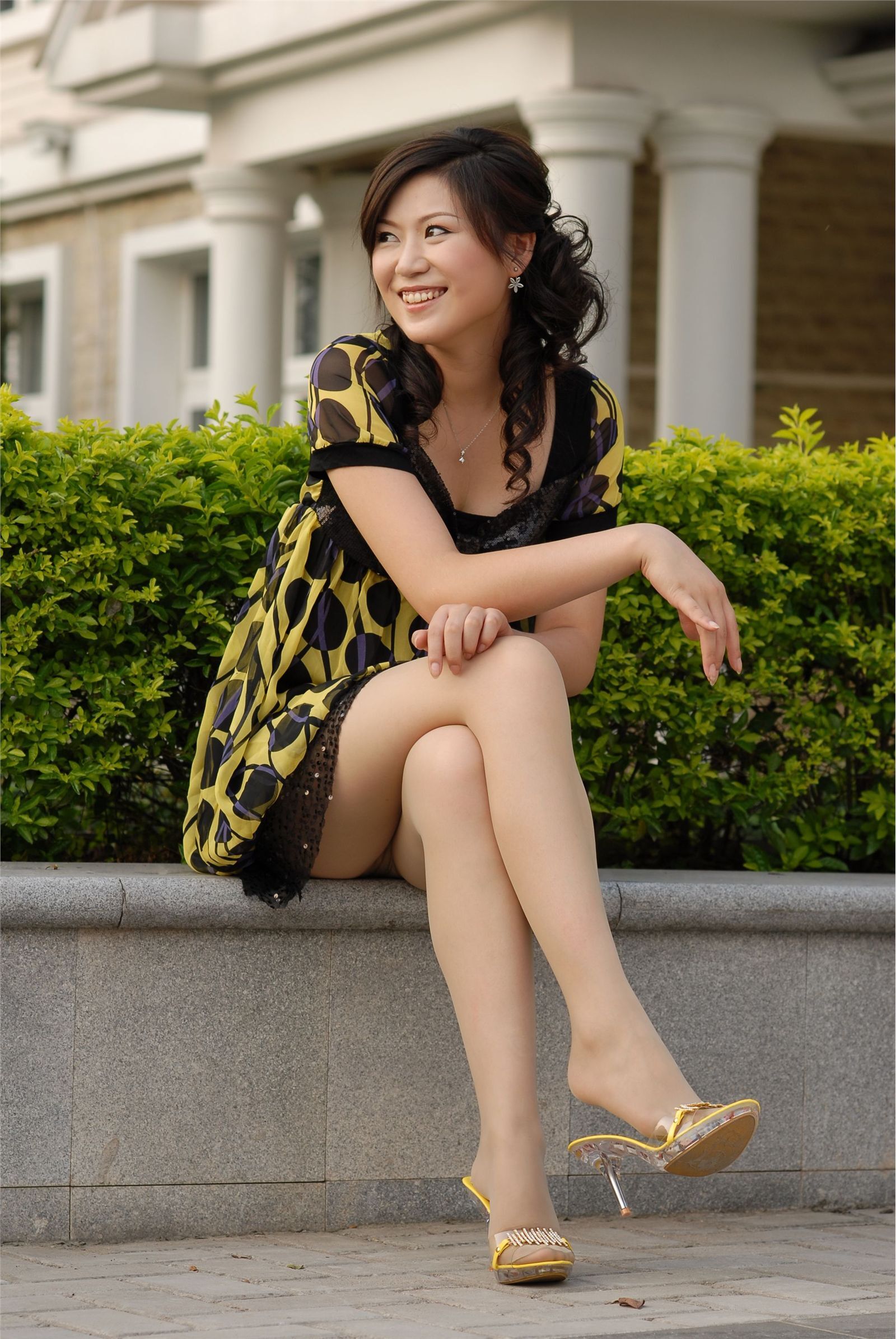 Edith外景丝袜高跟1(无水印大图) 中高艺