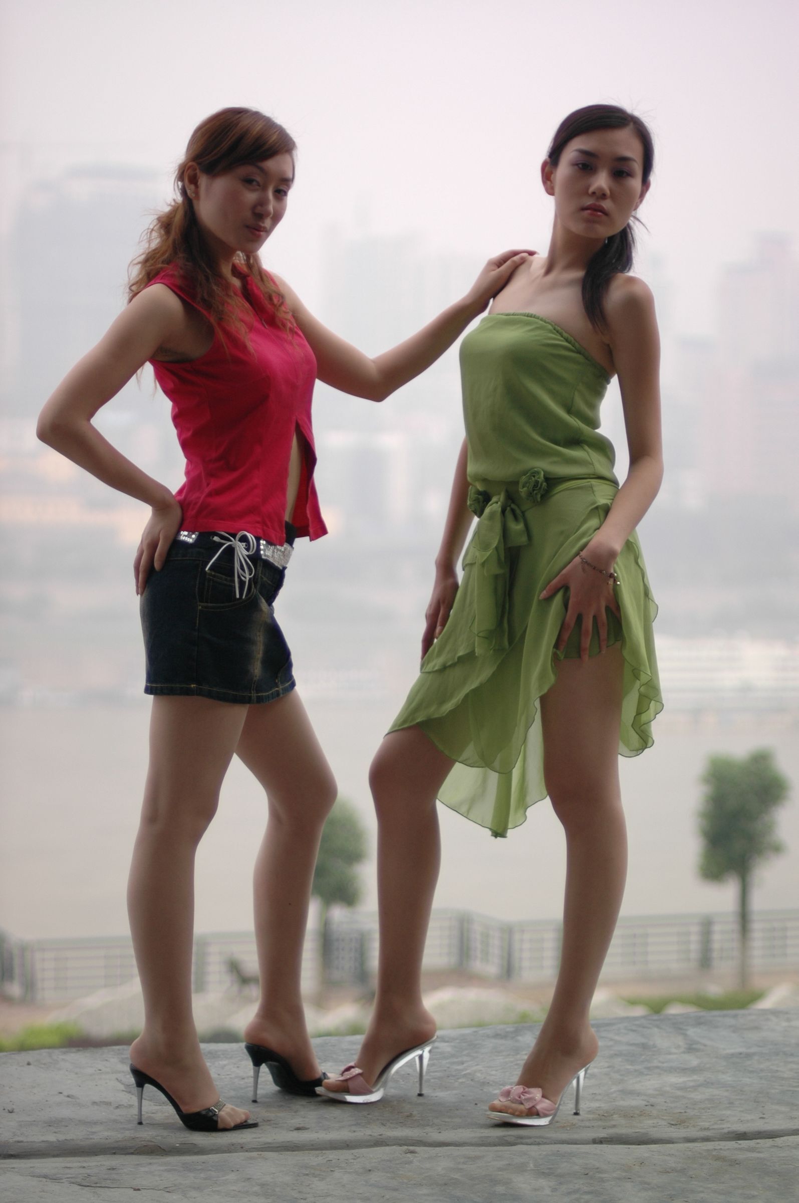 Michelle+微微丝袜高跟1 中高艺套图