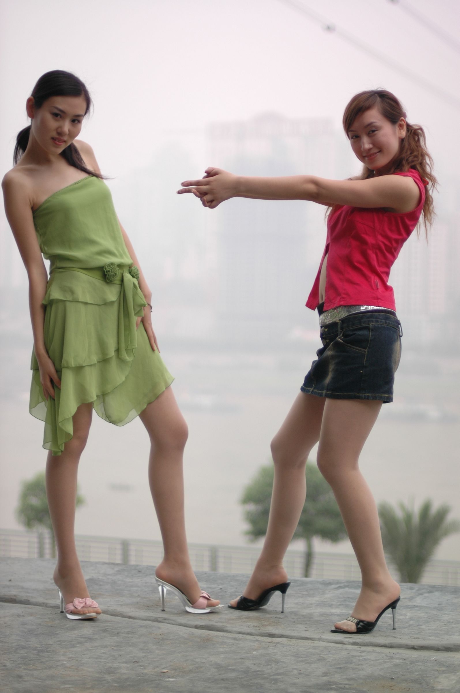 Michelle+微微丝袜高跟1 中高艺套图