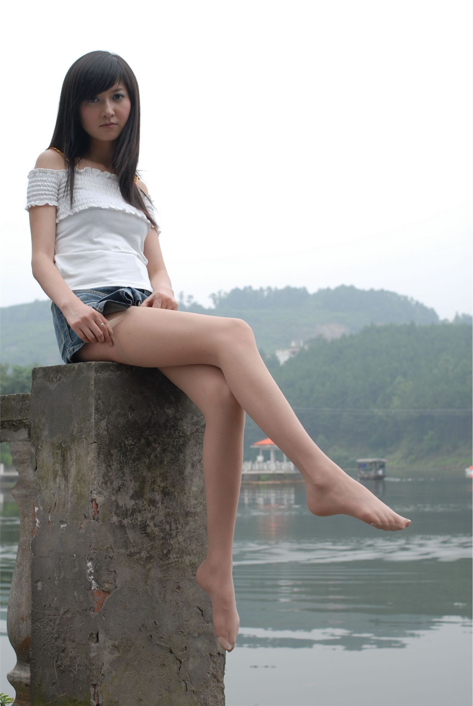 Nessy外景丝袜高跟3(无水印大图) 中高艺套图