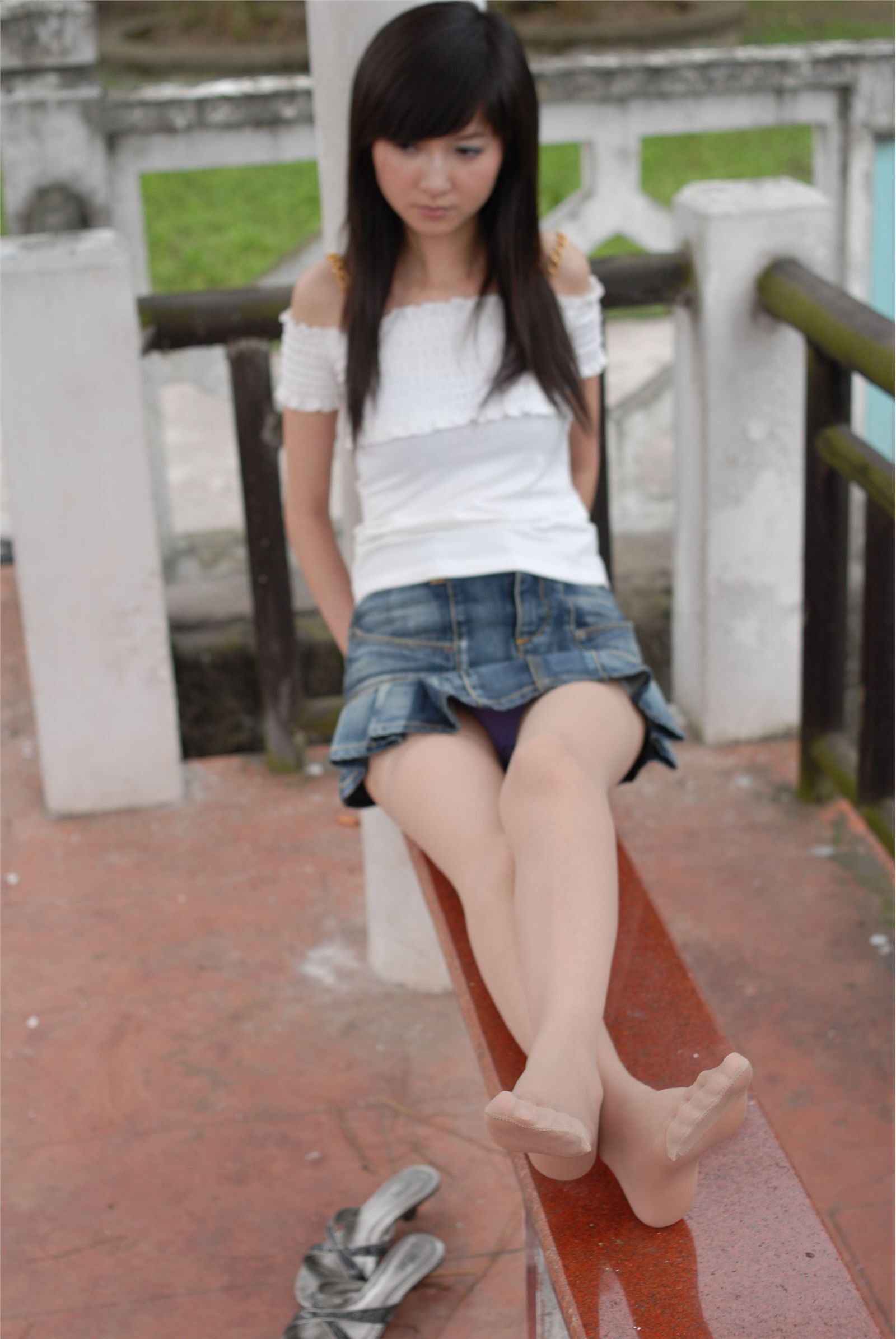 Nessy外景丝袜高跟3(无水印大图) 中高艺套图