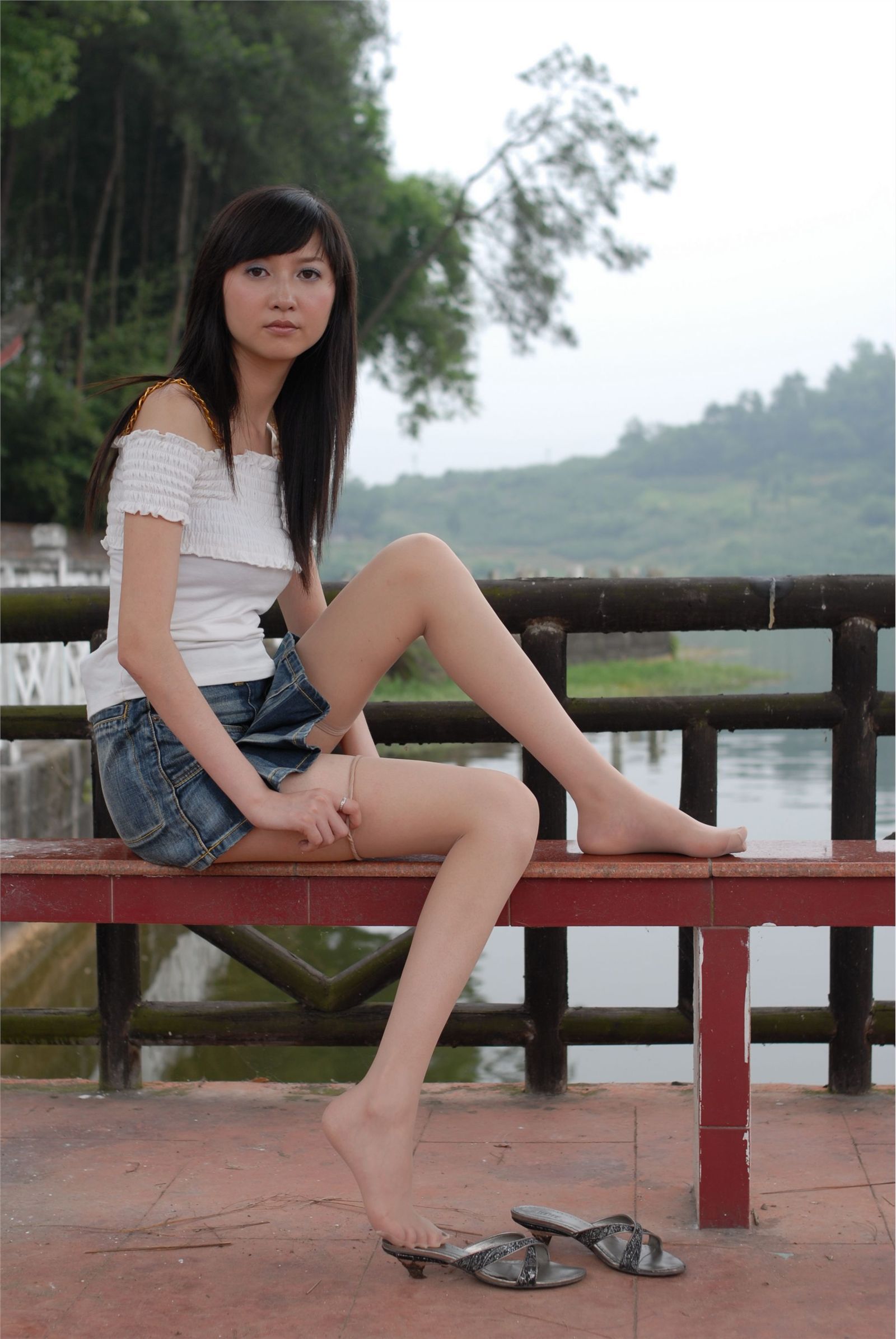 Nessy外景丝袜高跟3(无水印大图) 中高艺套图