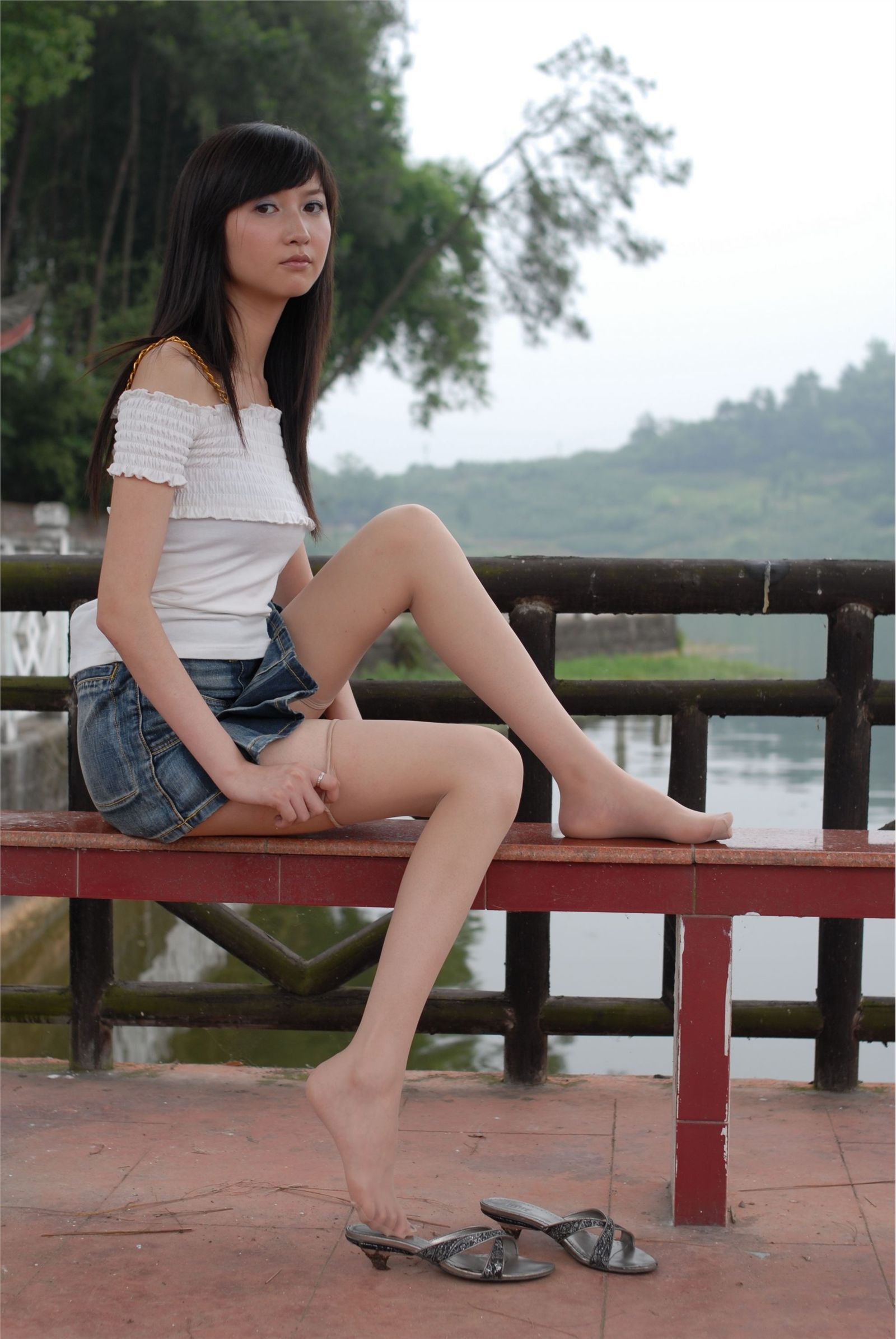 Nessy外景丝袜高跟3(无水印大图) 中高艺套图