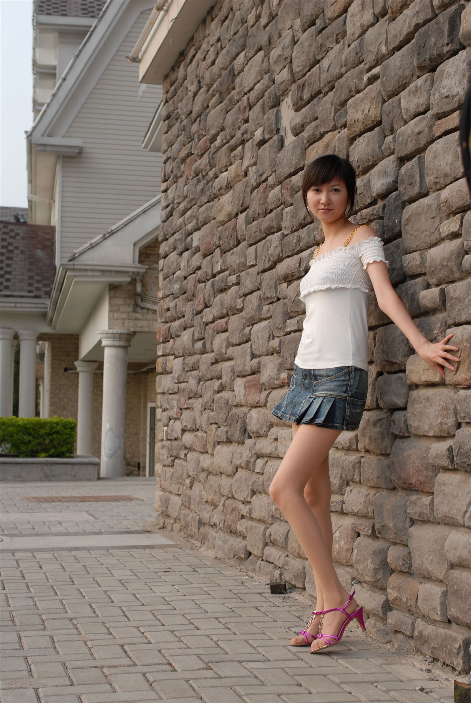 美腿Nessy外景丝袜高跟 中高艺套图