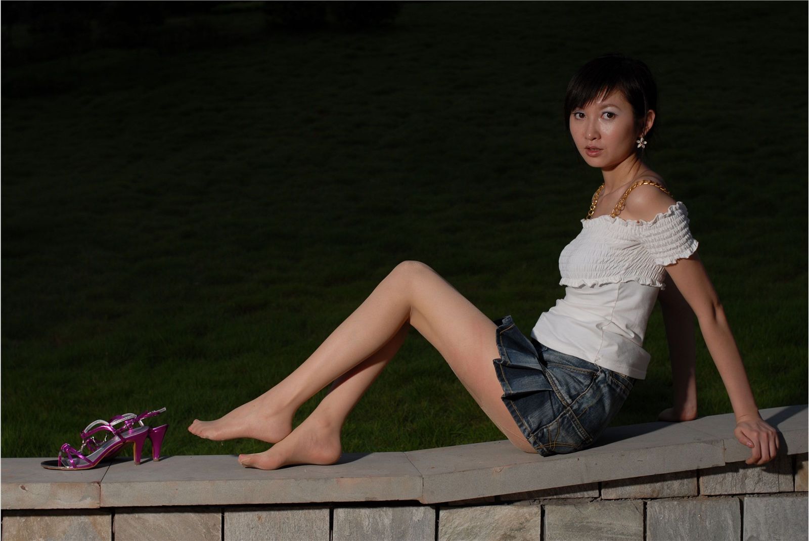 美腿Nessy外景丝袜高跟 中高艺套图