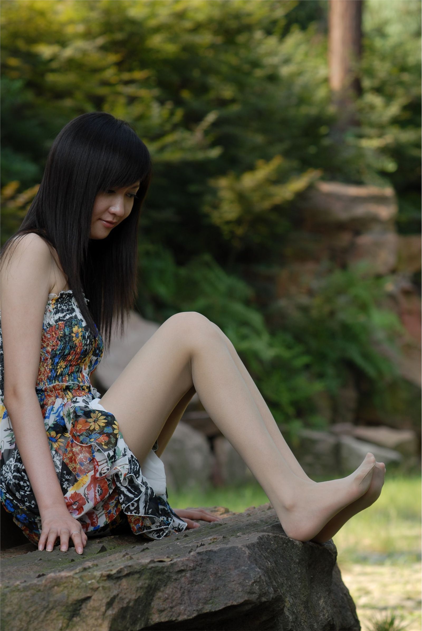 Nessy外景丝袜高跟 中高艺套图