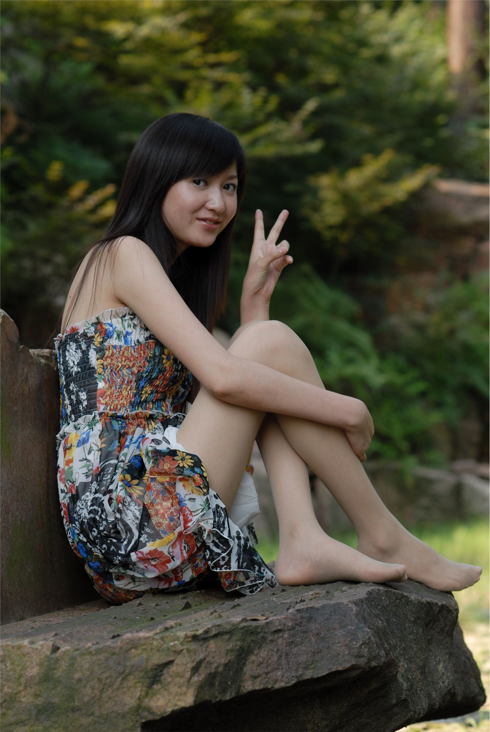 Nessy外景丝袜高跟 中高艺套图