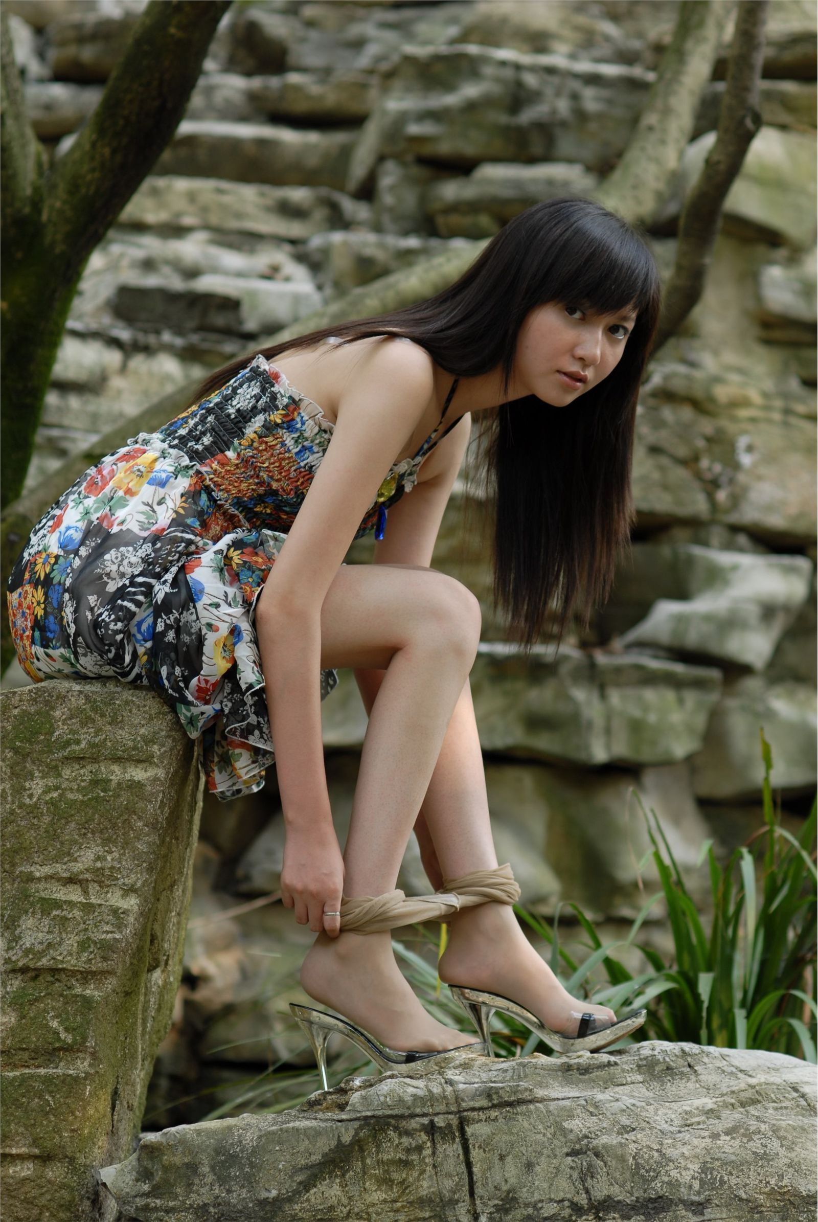 Nessy外景丝袜高跟 中高艺套图