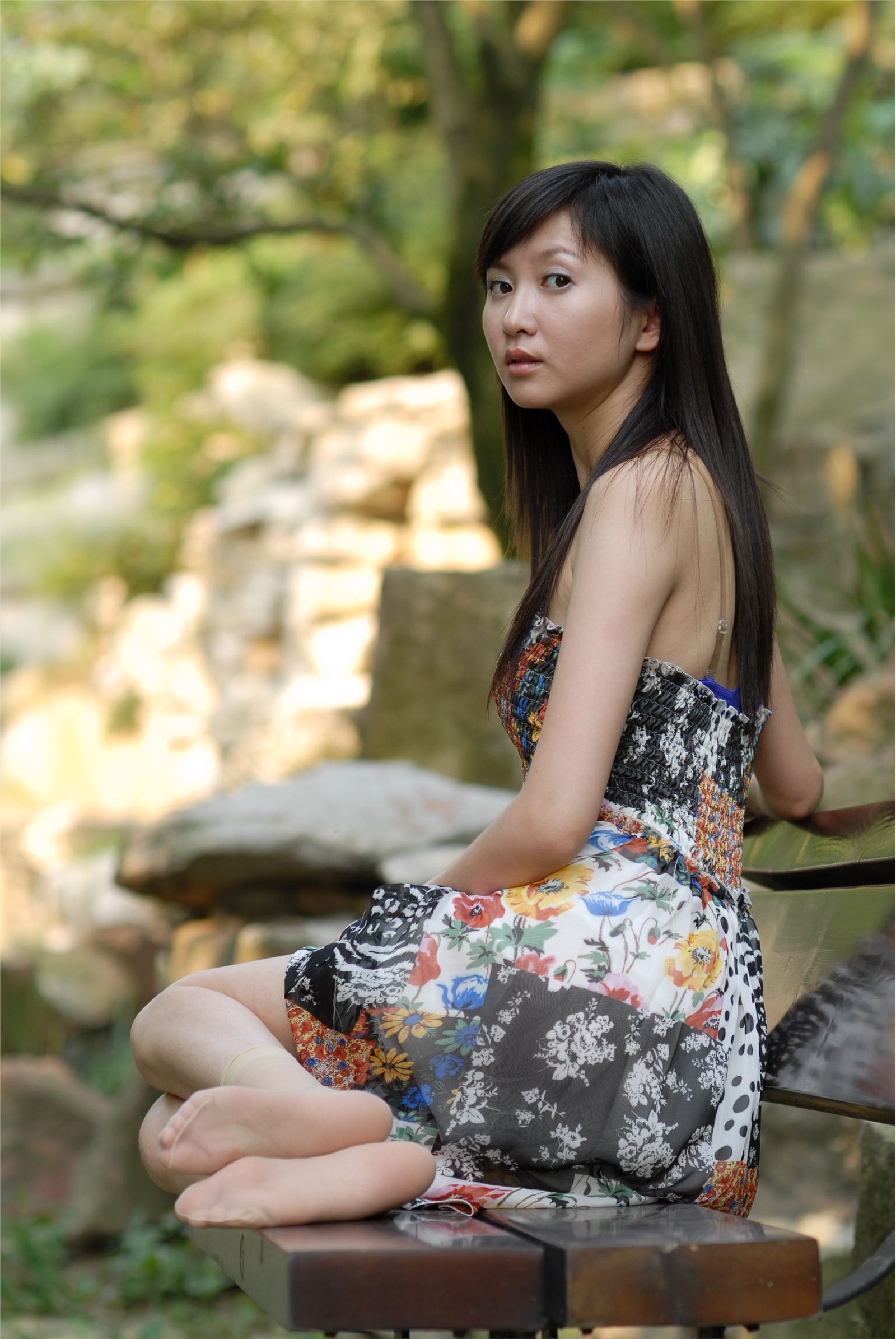 Nessy外景丝袜高跟 中高艺套图