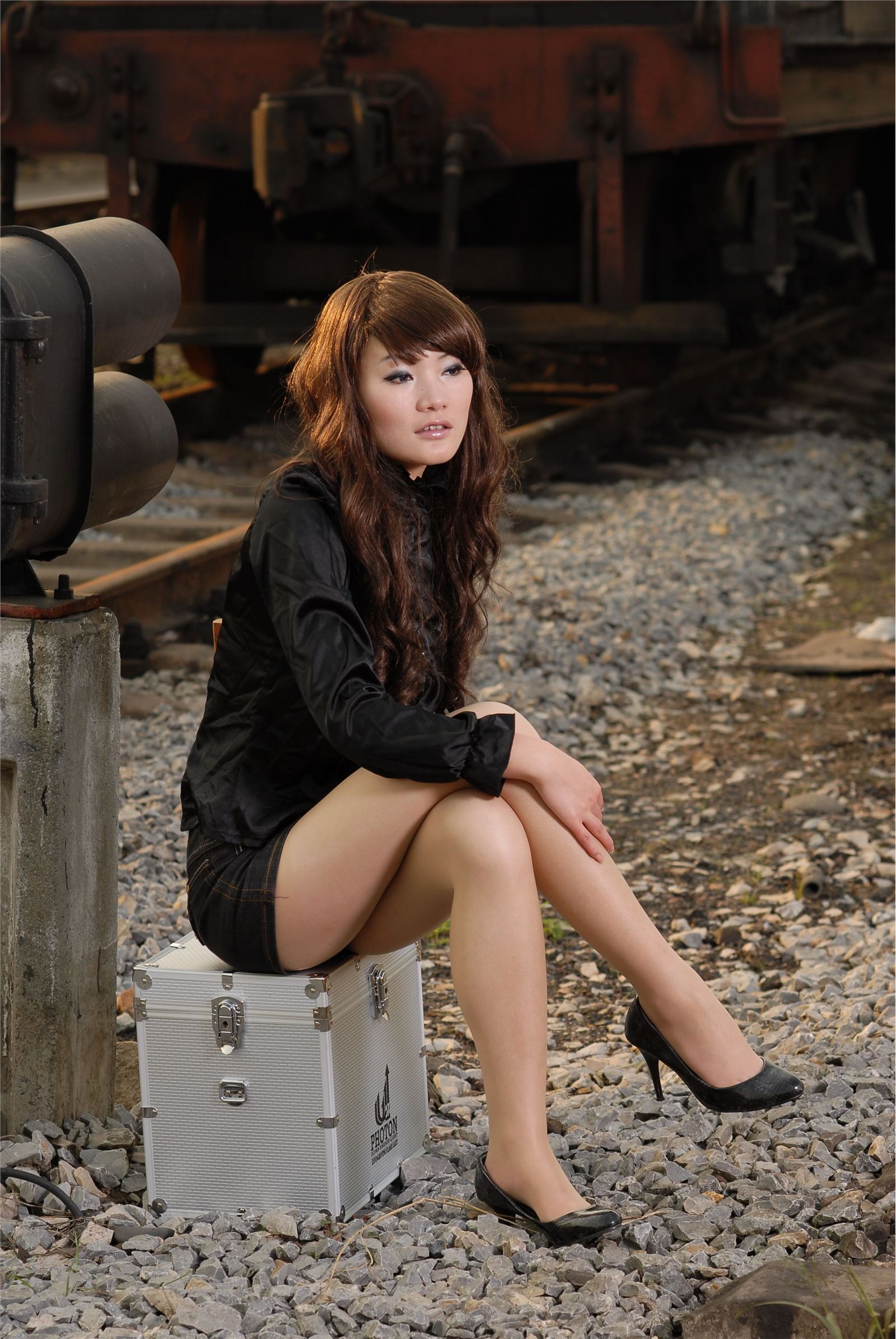 叮叮外景丝袜高跟 中高艺套图