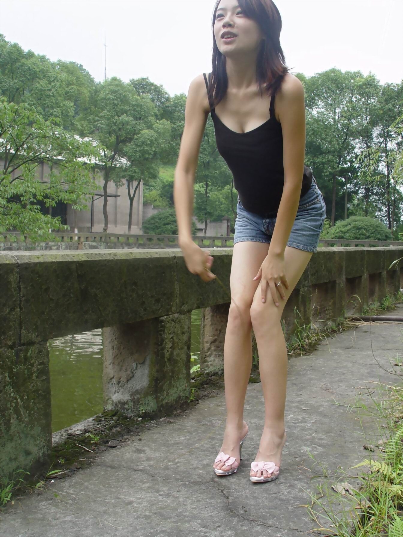 敏敏户外写真 中高艺美腿丝袜