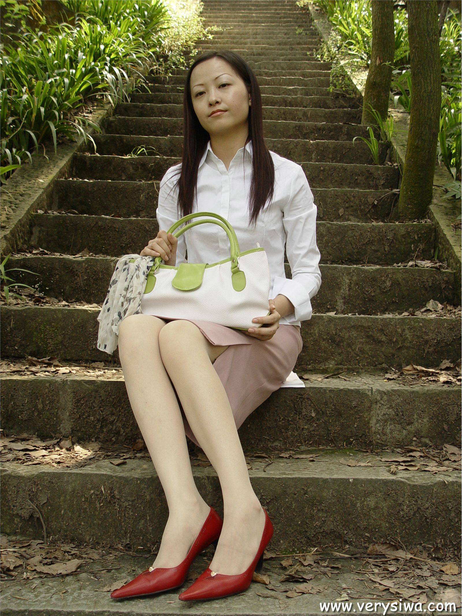 中高艺 P001 Canndy 国产丝袜性感美女图片