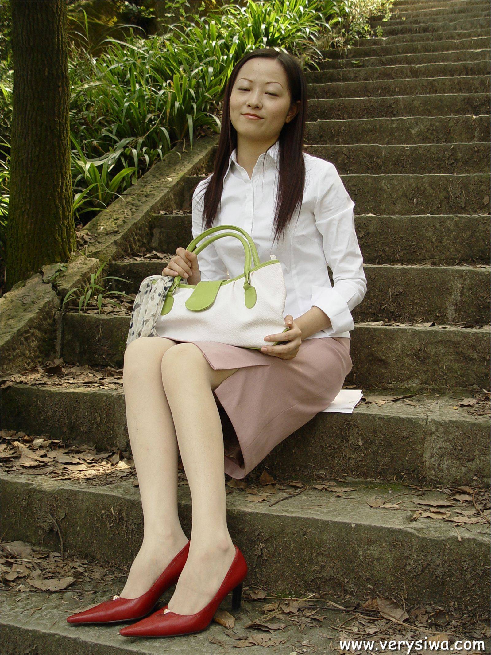 中高艺 P001 Canndy 国产丝袜性感美女图片