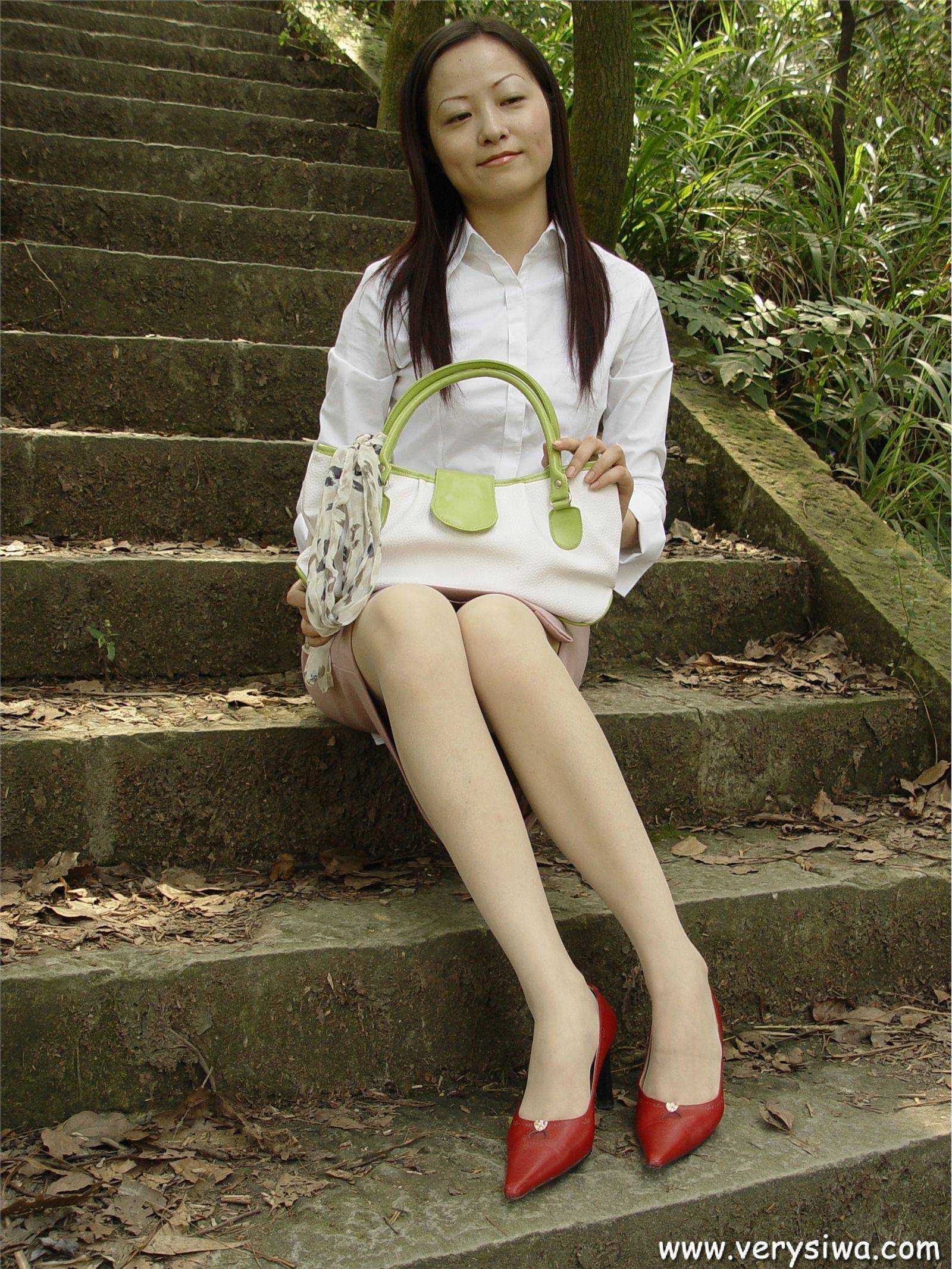 中高艺 P001 Canndy 国产丝袜性感美女图片