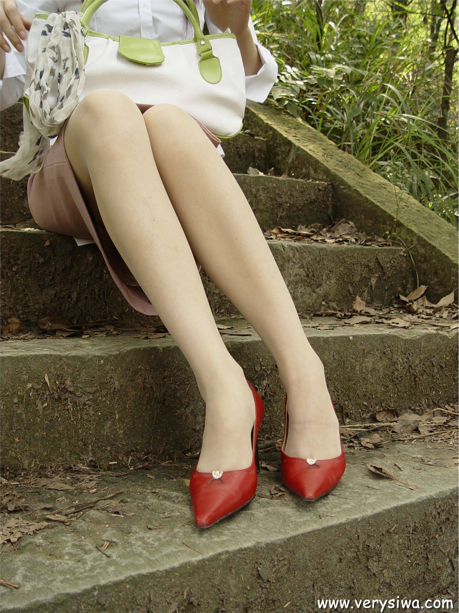 中高艺 P001 Canndy 国产丝袜性感美女图片