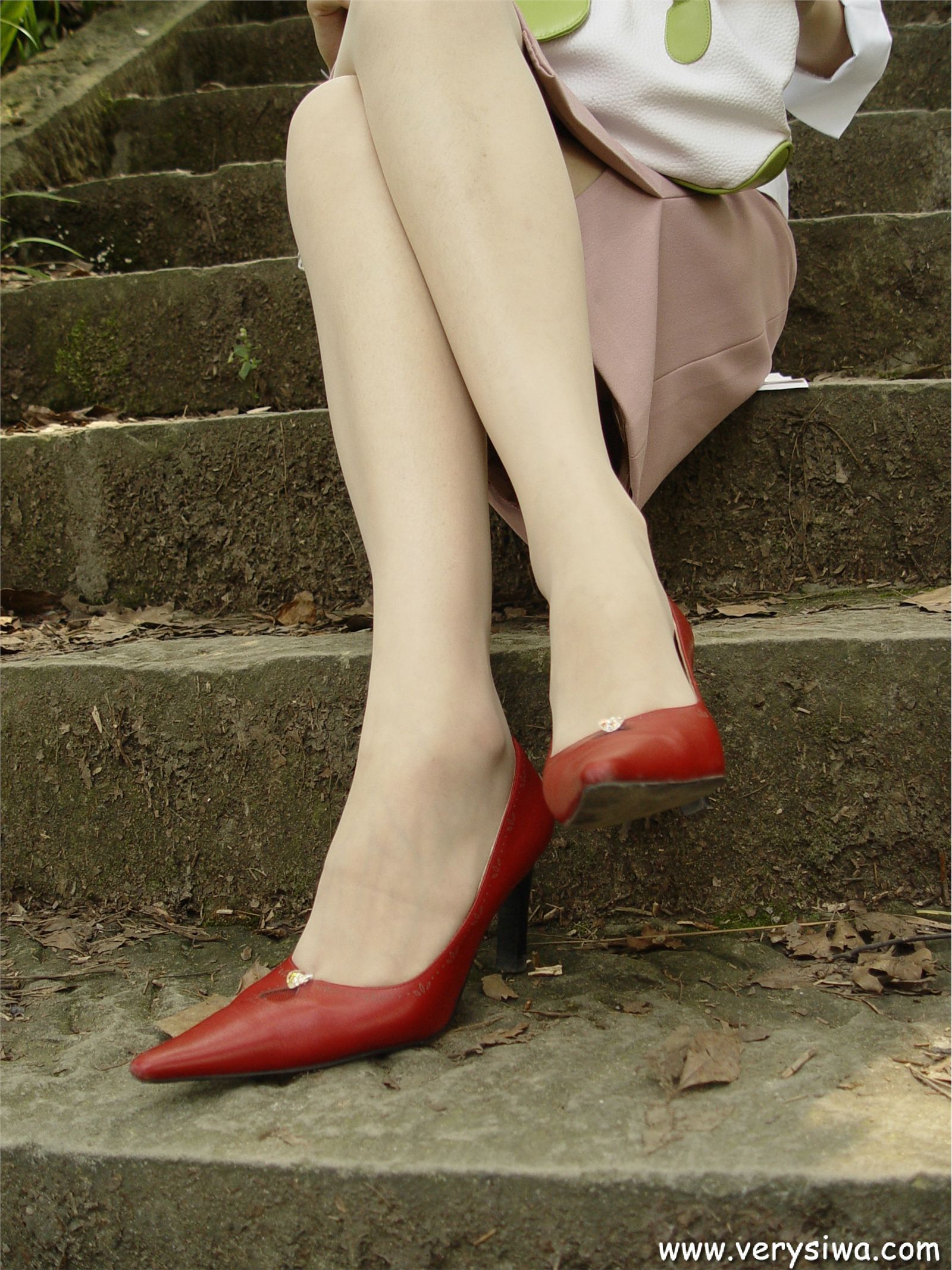 中高艺 P001 Canndy 国产丝袜性感美女图片