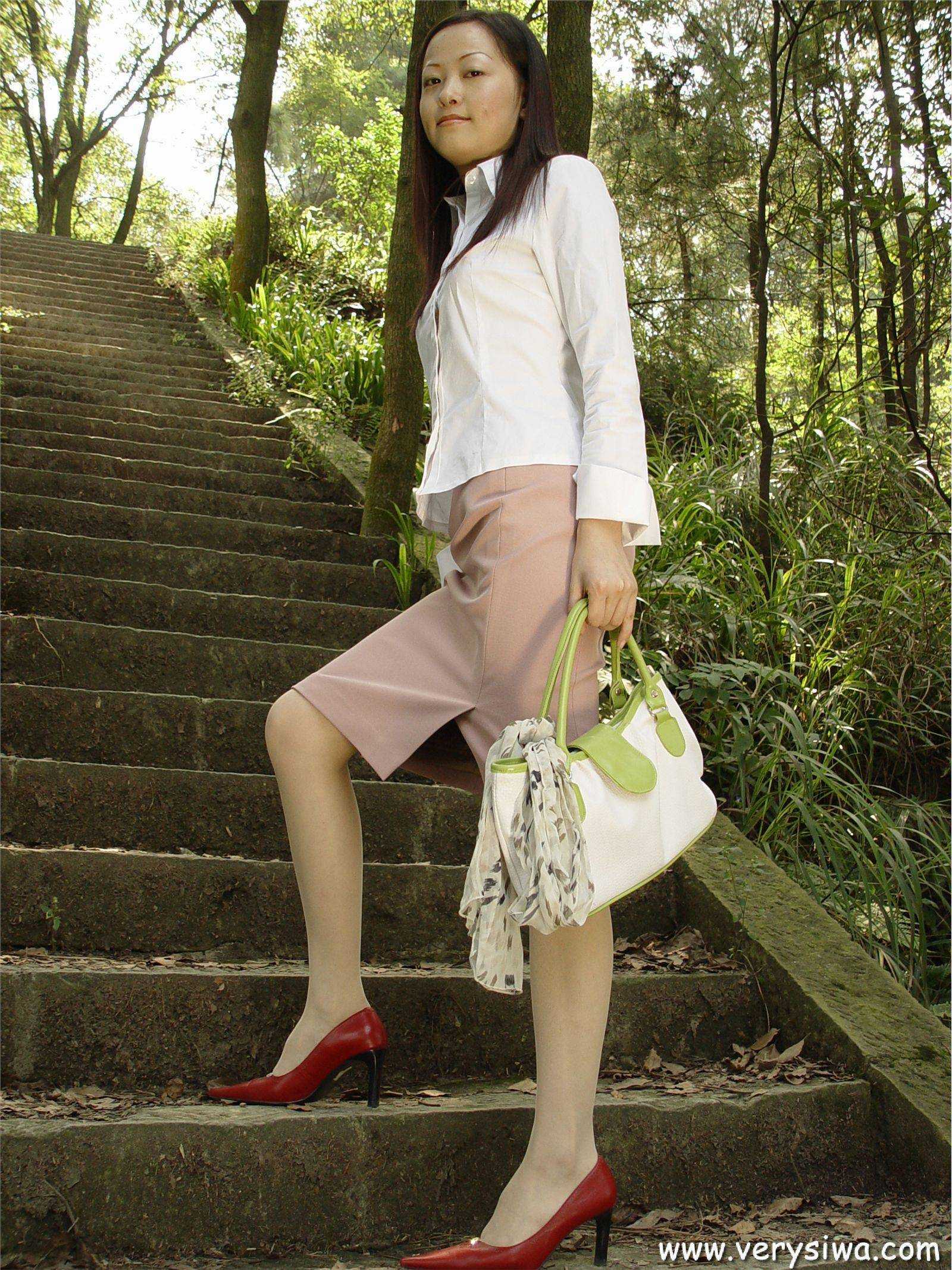 中高艺 P001 Canndy 国产丝袜性感美女图片