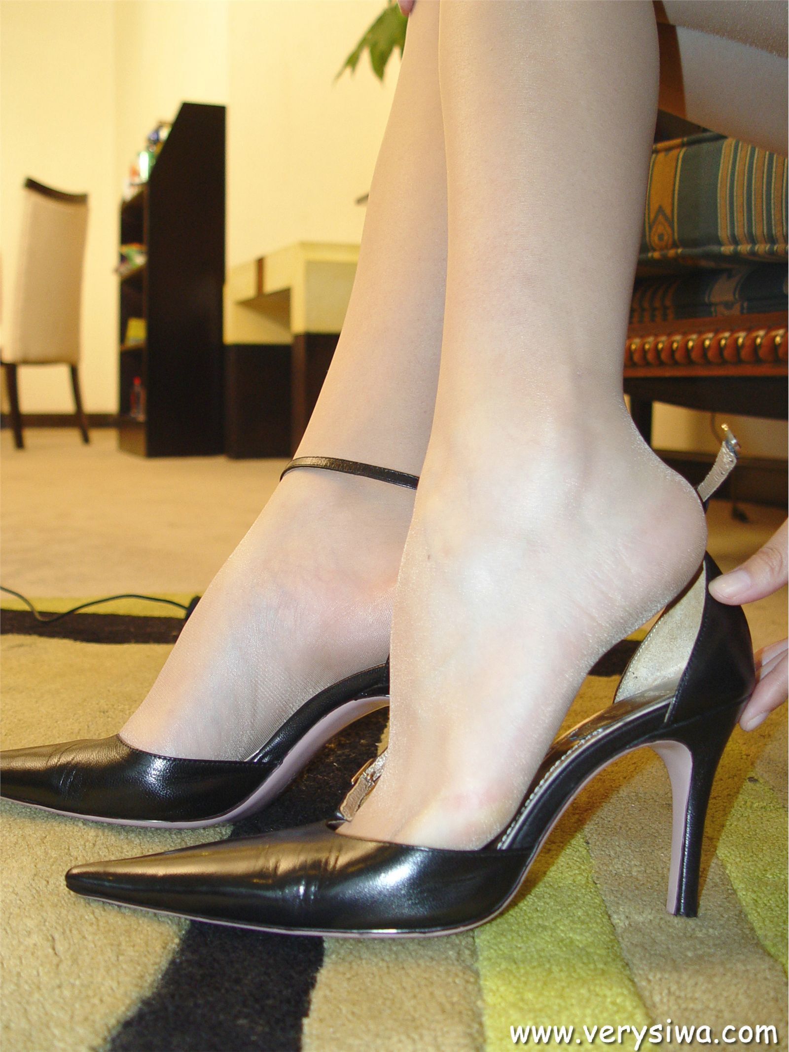 中高艺 P001 Canndy 国产丝袜性感美女图片