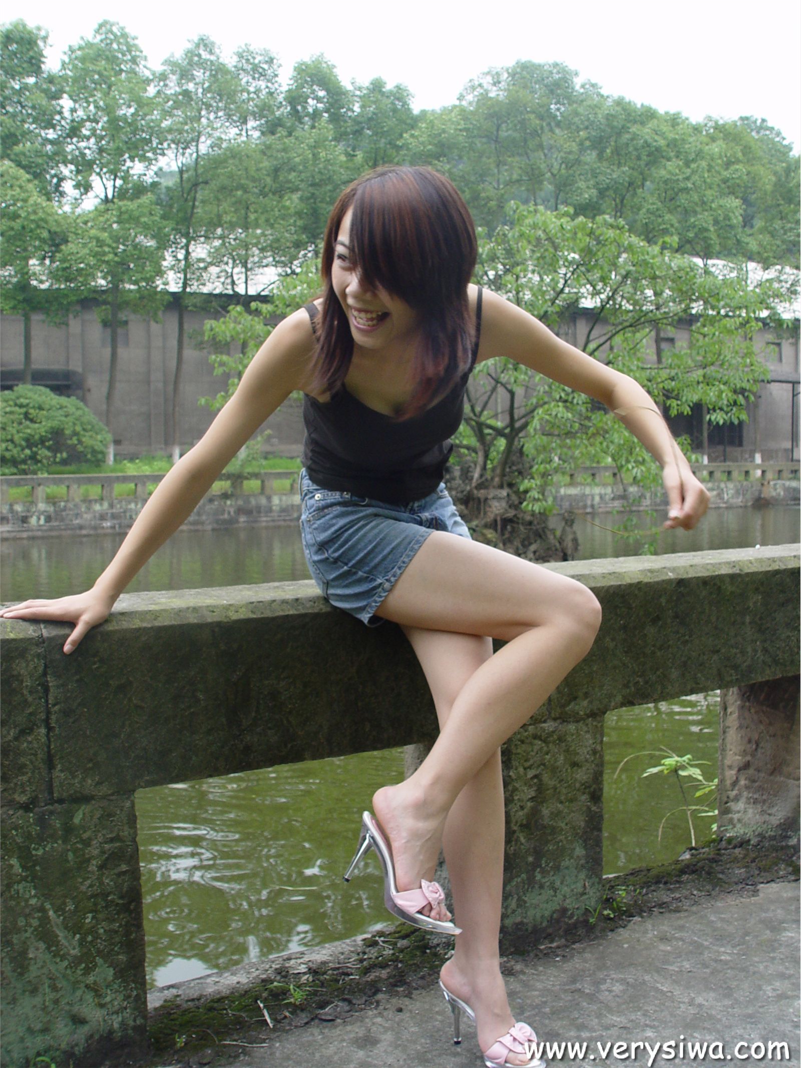 中高艺 P001 Canndy 国产丝袜性感美女图片