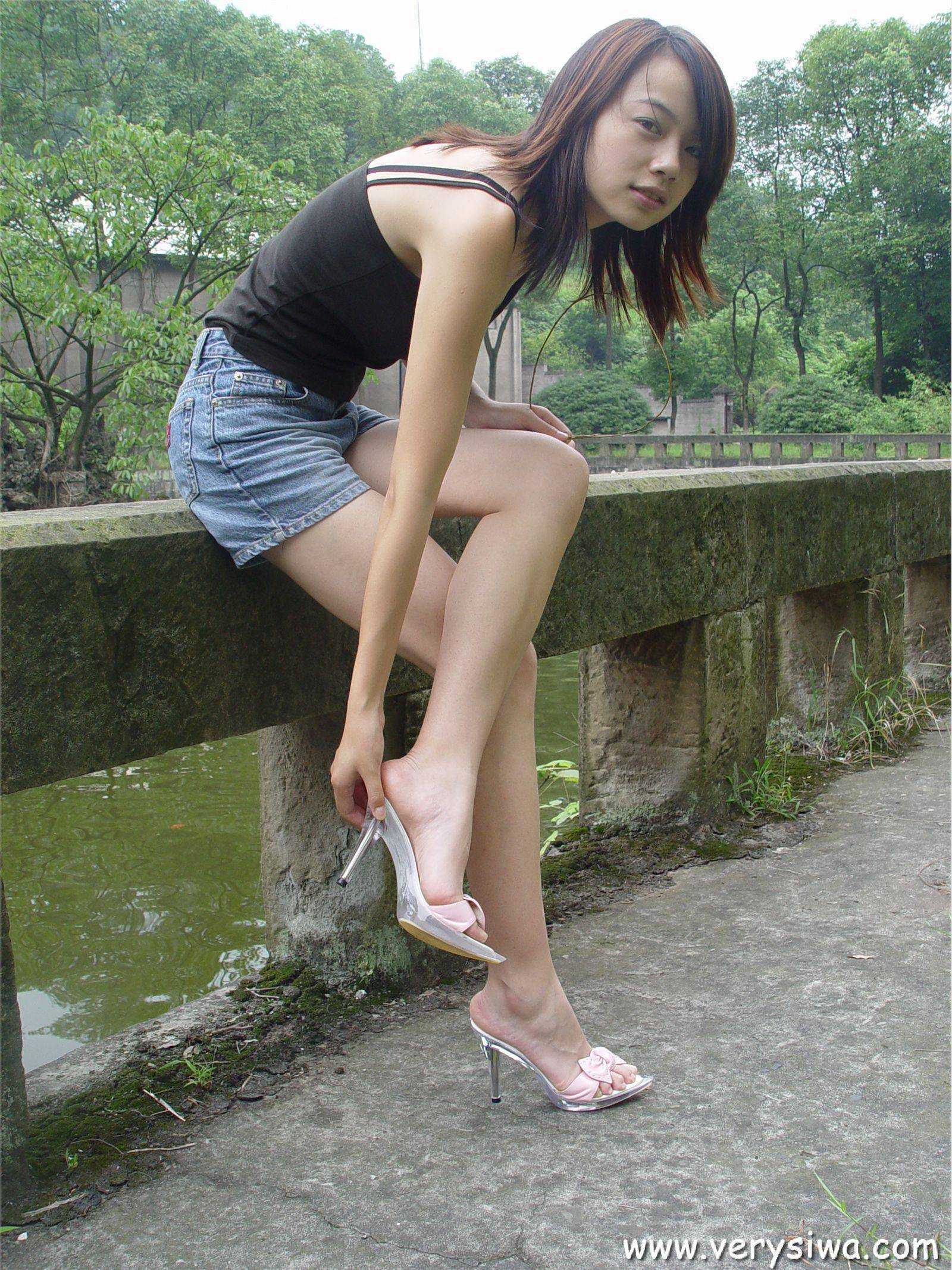 中高艺 P001 Canndy 国产丝袜性感美女图片