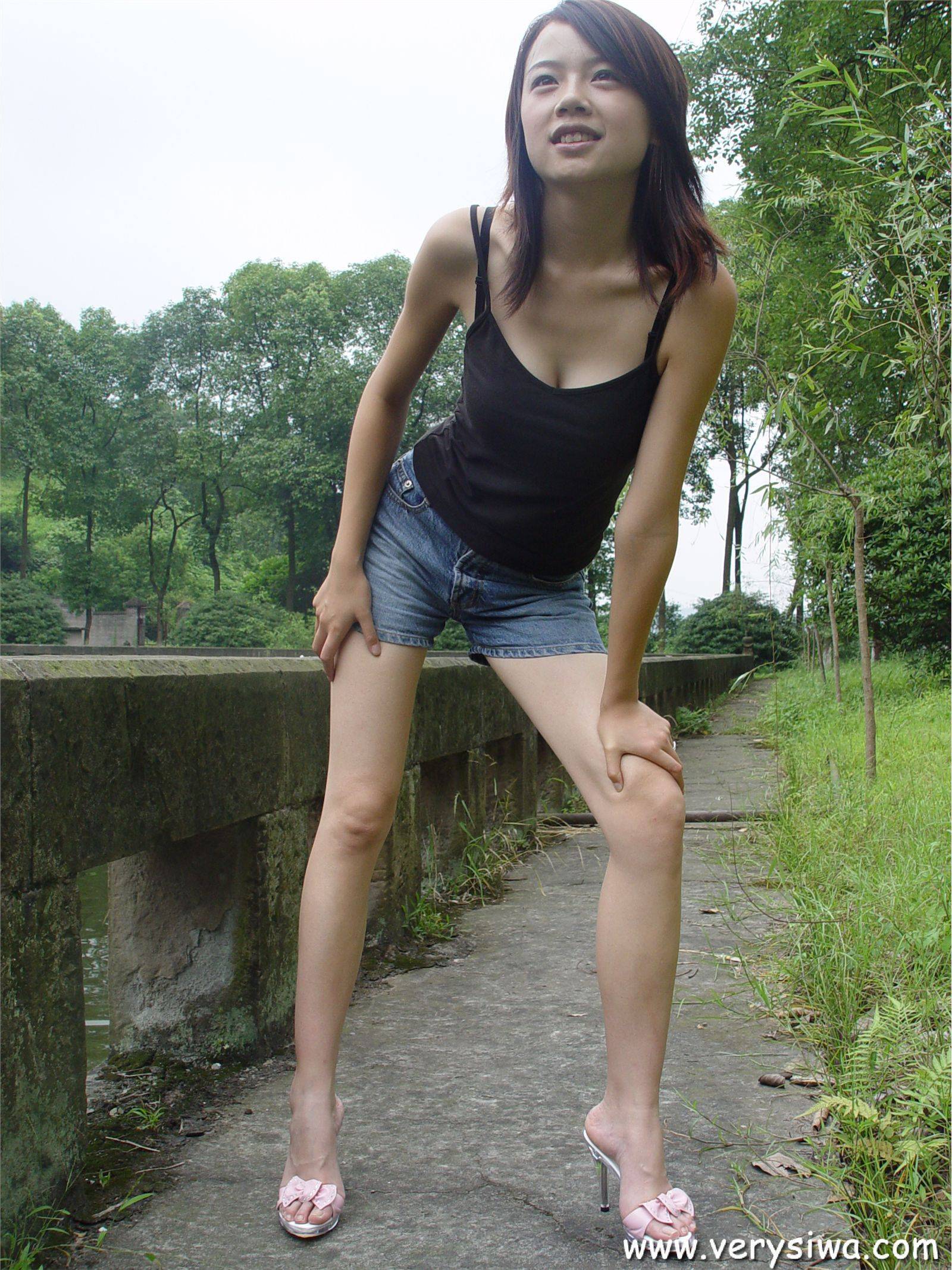 中高艺 P001 Canndy 国产丝袜性感美女图片