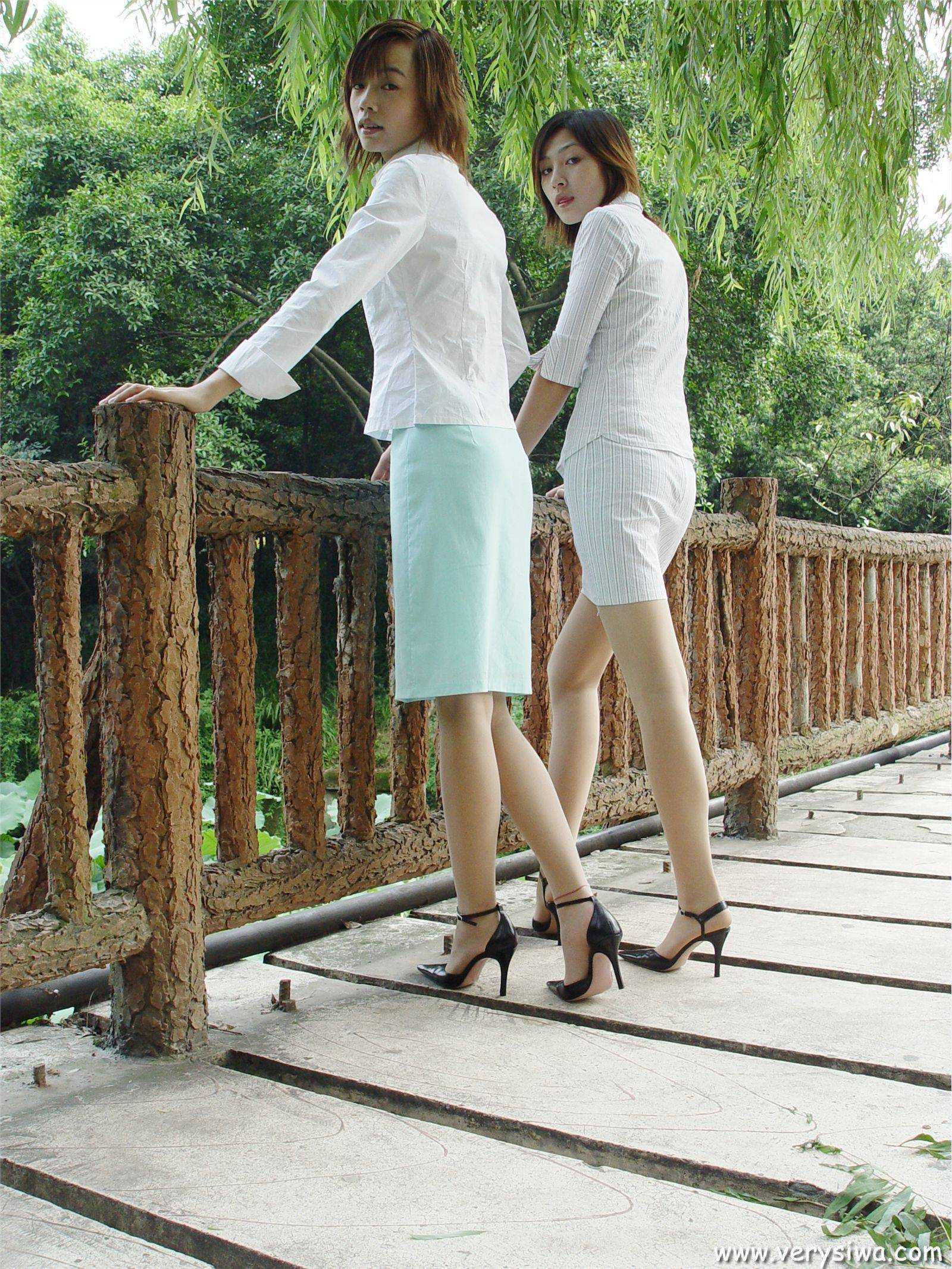 [中高艺]P003(Canndy+Vivian) 国产丝袜性感美女图片