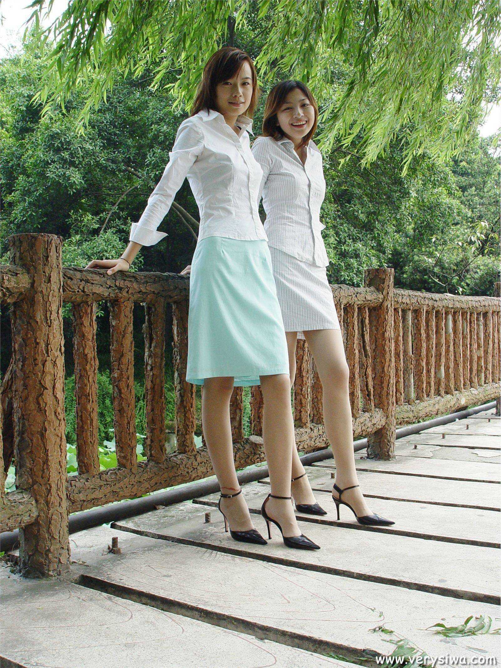 [中高艺]P003(Canndy+Vivian) 国产丝袜性感美女图片