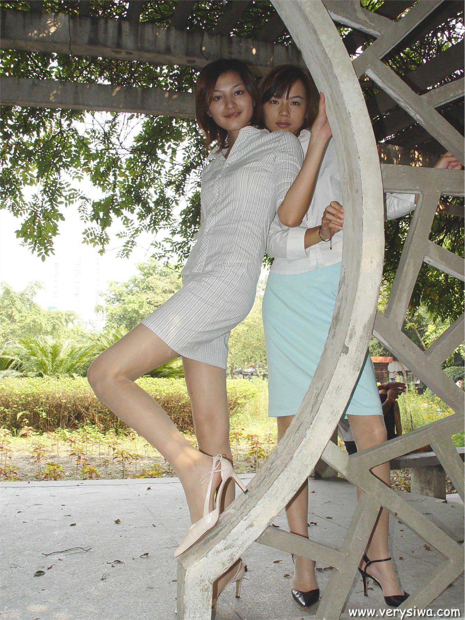 [中高艺]P003(Canndy+Vivian) 国产丝袜性感美女图片