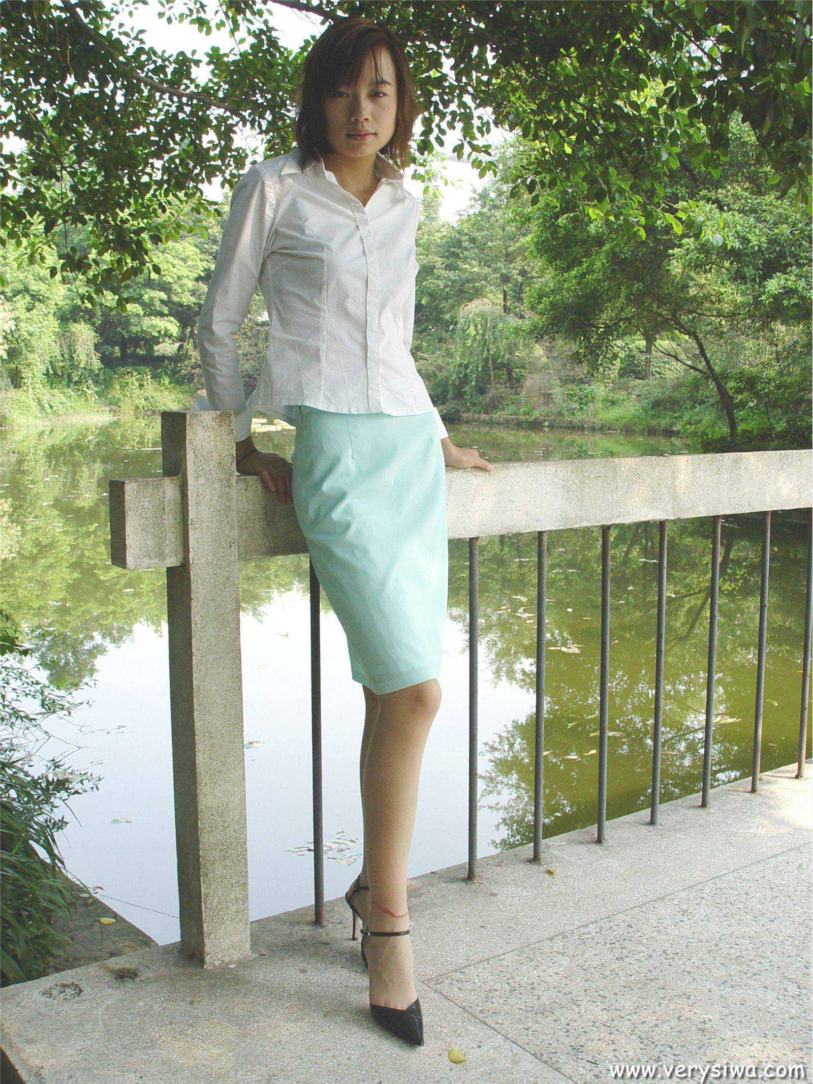 [中高艺]P003(Canndy+Vivian) 国产丝袜性感美女图片