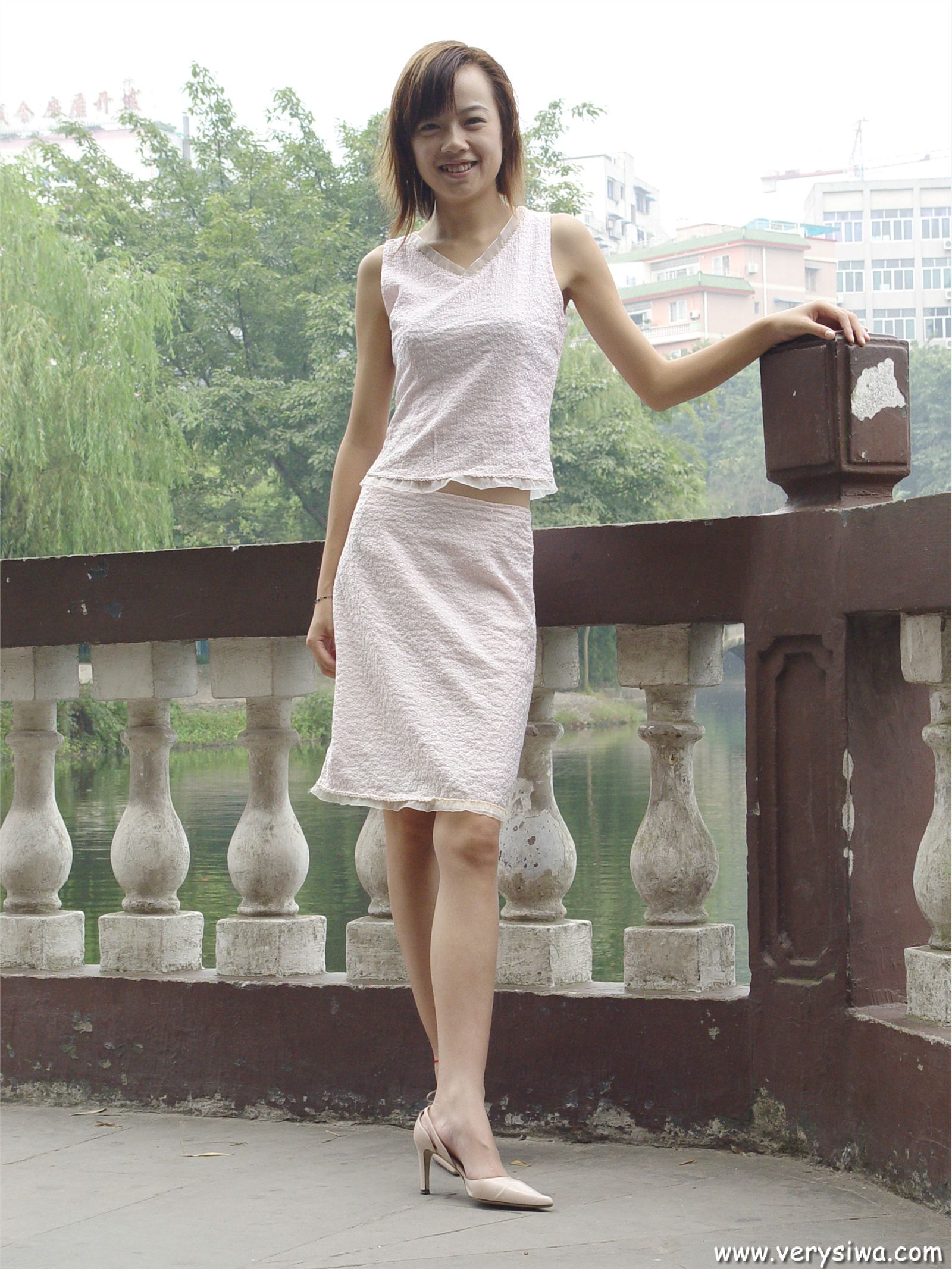 [中高艺]P004(Canndy+Vivian) 丝袜图片大全