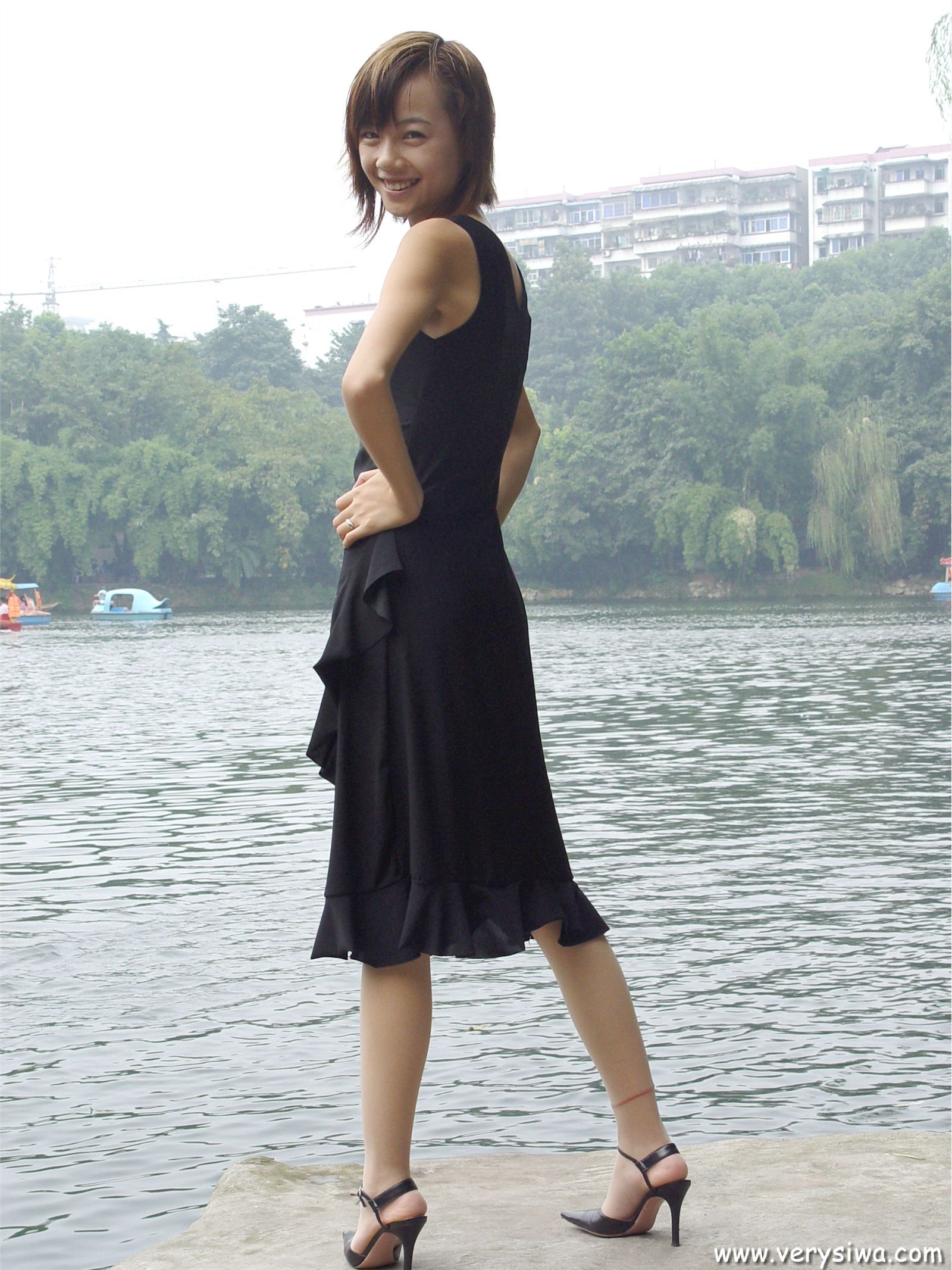 [中高艺]P004(Canndy+Vivian) 丝袜图片大全