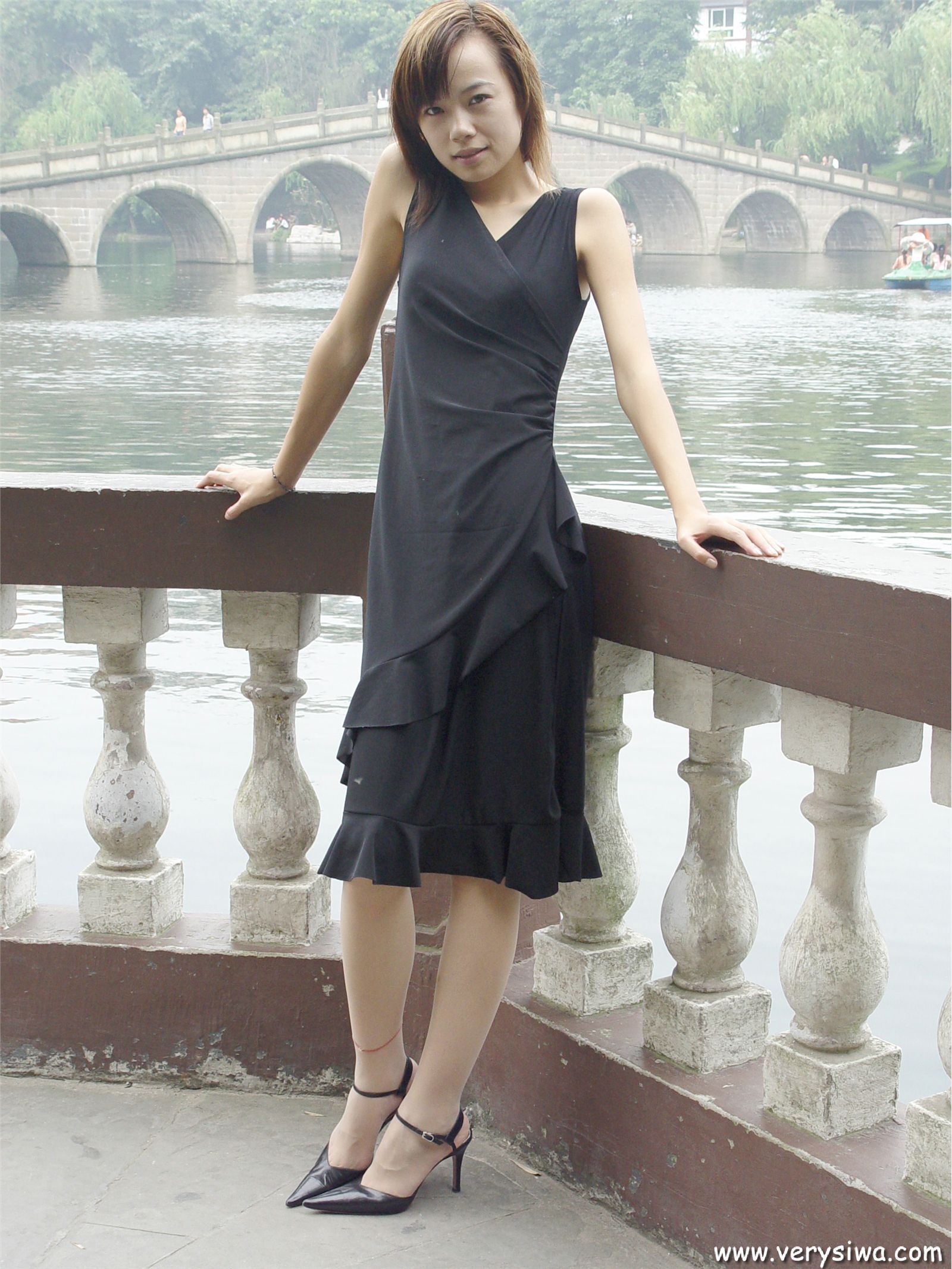 [中高艺]P004(Canndy+Vivian) 丝袜图片大全