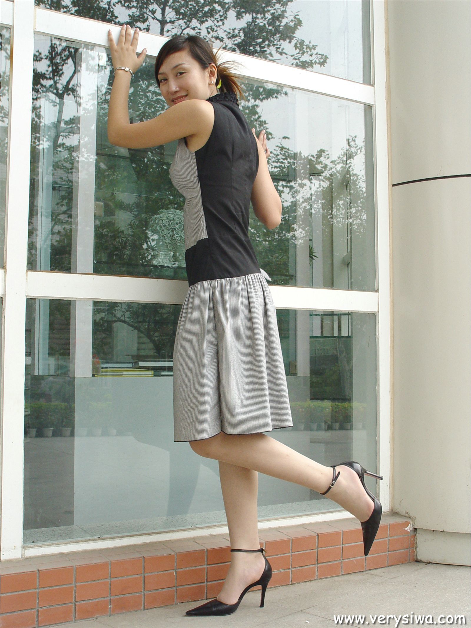 [中高艺]P005(薇薇) 性感丝袜美女图片打包下载